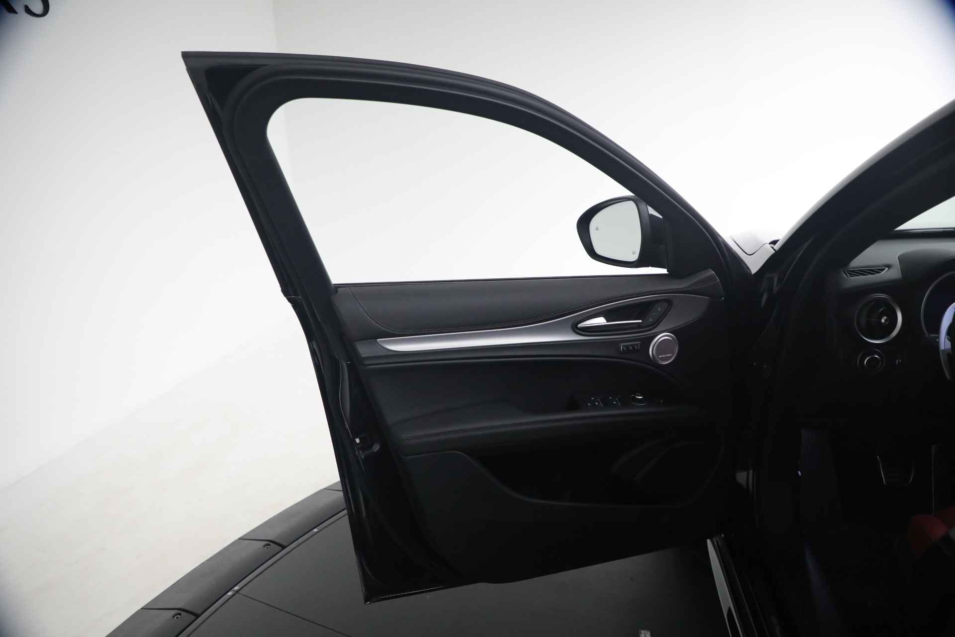 New-2026-Alfa-Romeo-Stelvio-Veloce