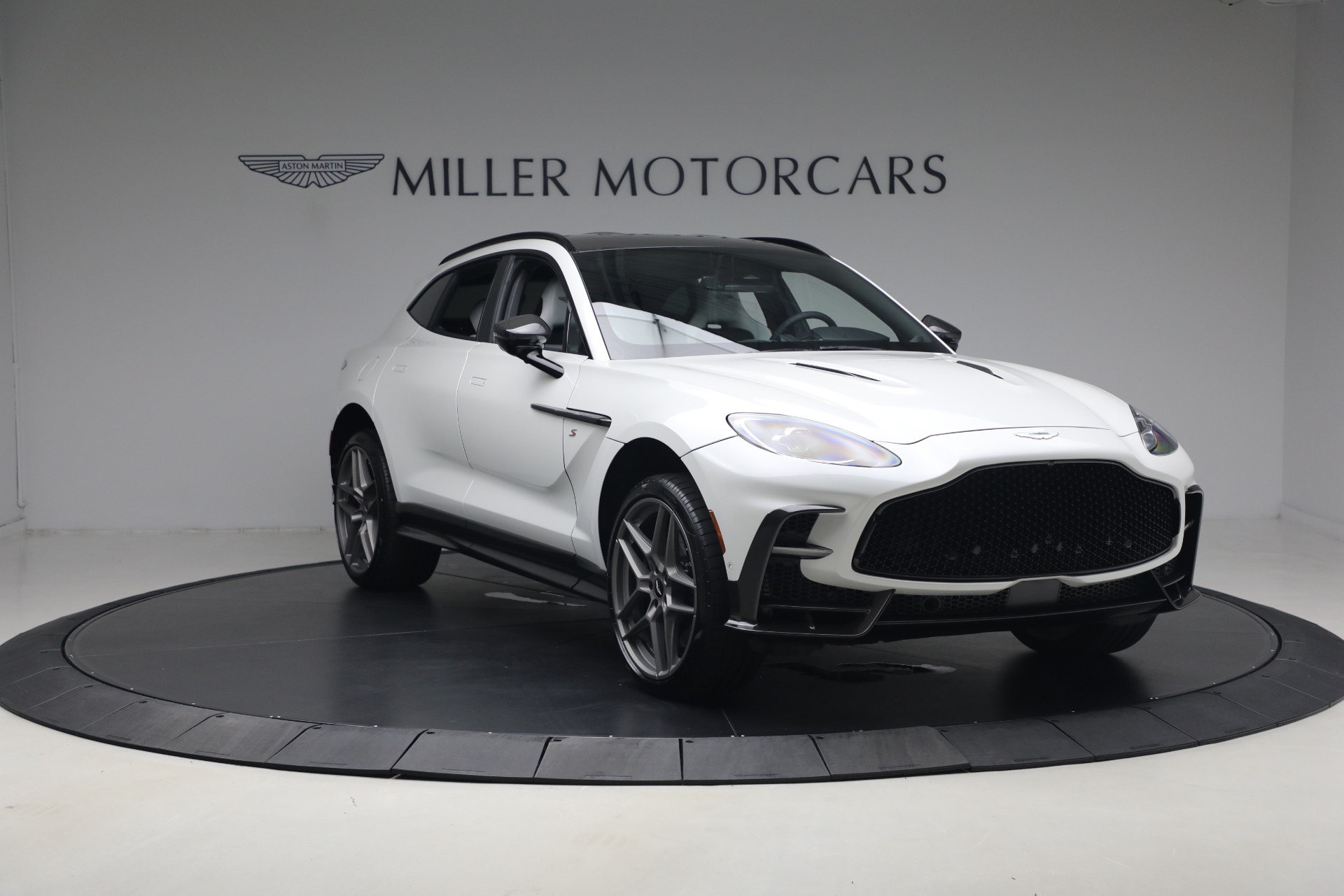 New-2026-Aston-Martin-DBX-S