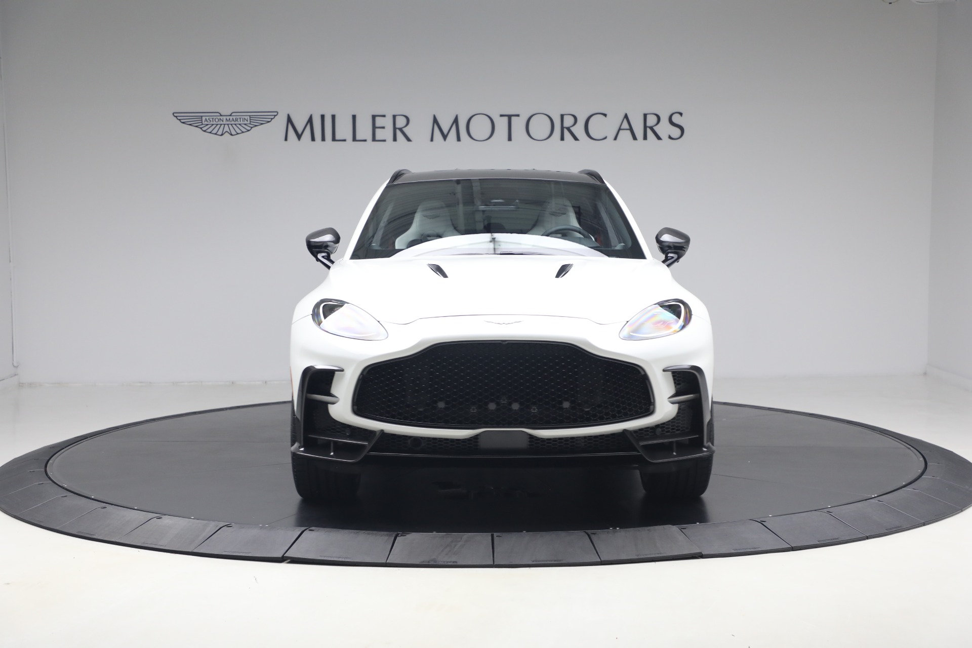 New-2026-Aston-Martin-DBX-S