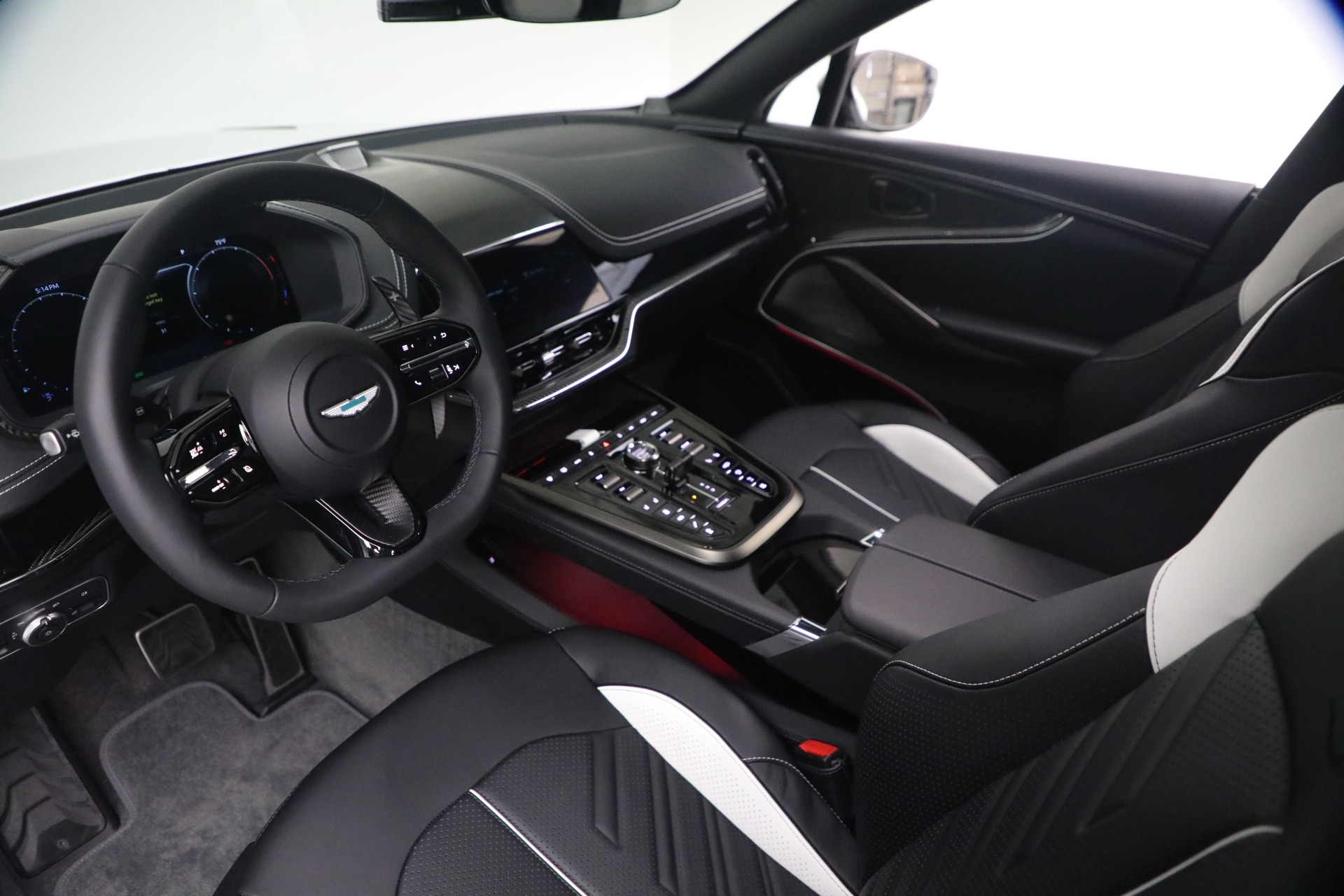 New-2026-Aston-Martin-DBX-S