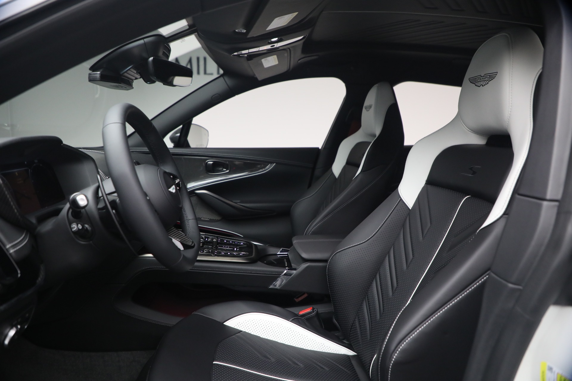 New-2026-Aston-Martin-DBX-S