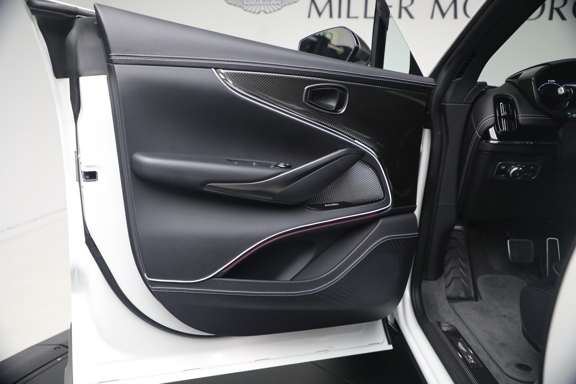 New-2026-Aston-Martin-DBX-S