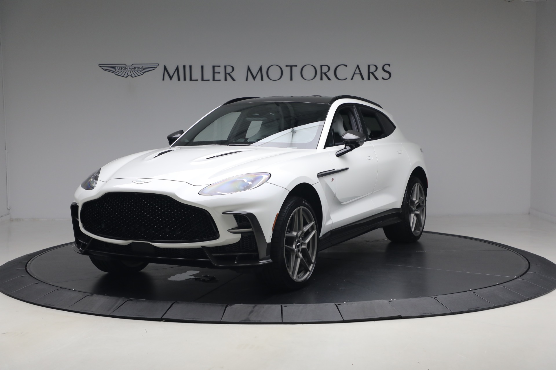 New-2026-Aston-Martin-DBX-S