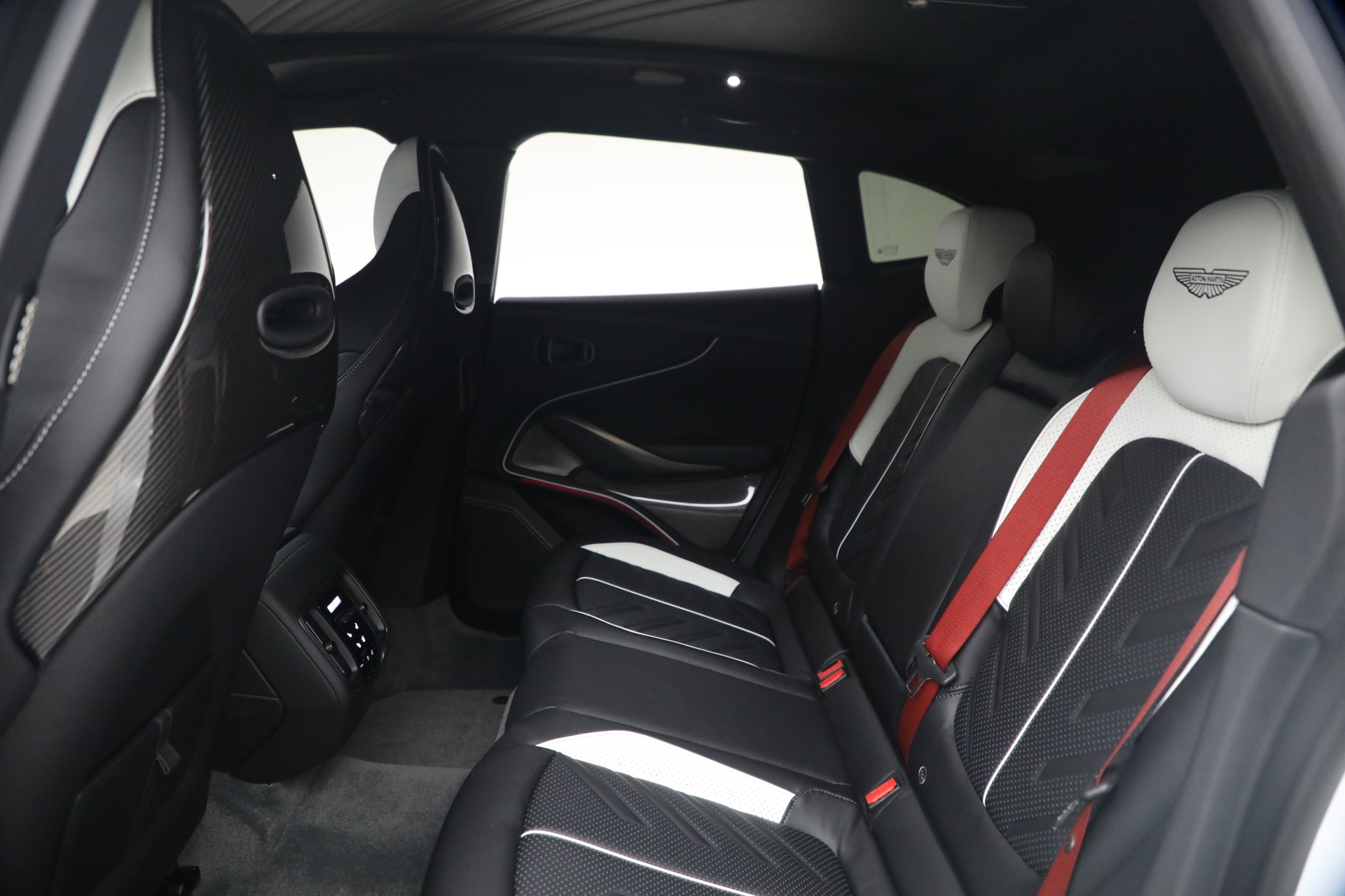 New-2026-Aston-Martin-DBX-S