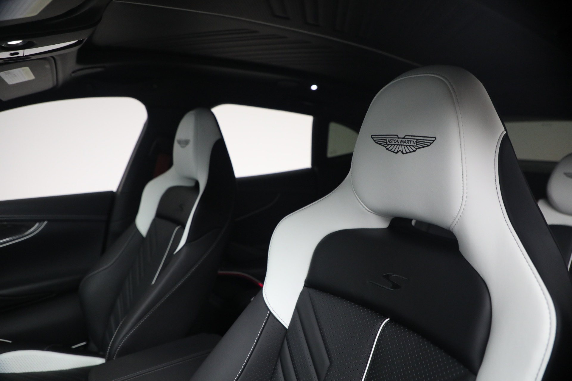 New-2026-Aston-Martin-DBX-S
