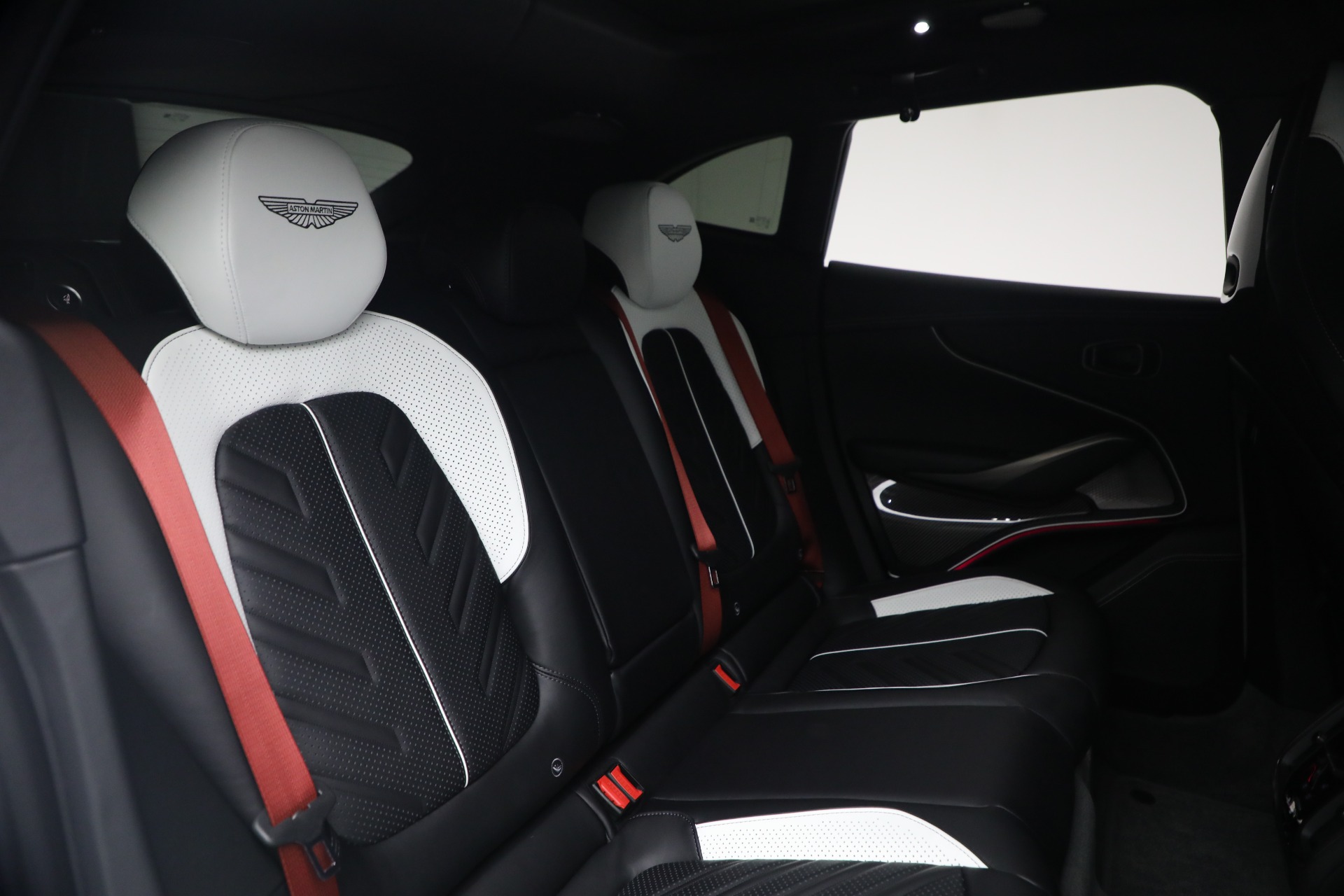 New-2026-Aston-Martin-DBX-S