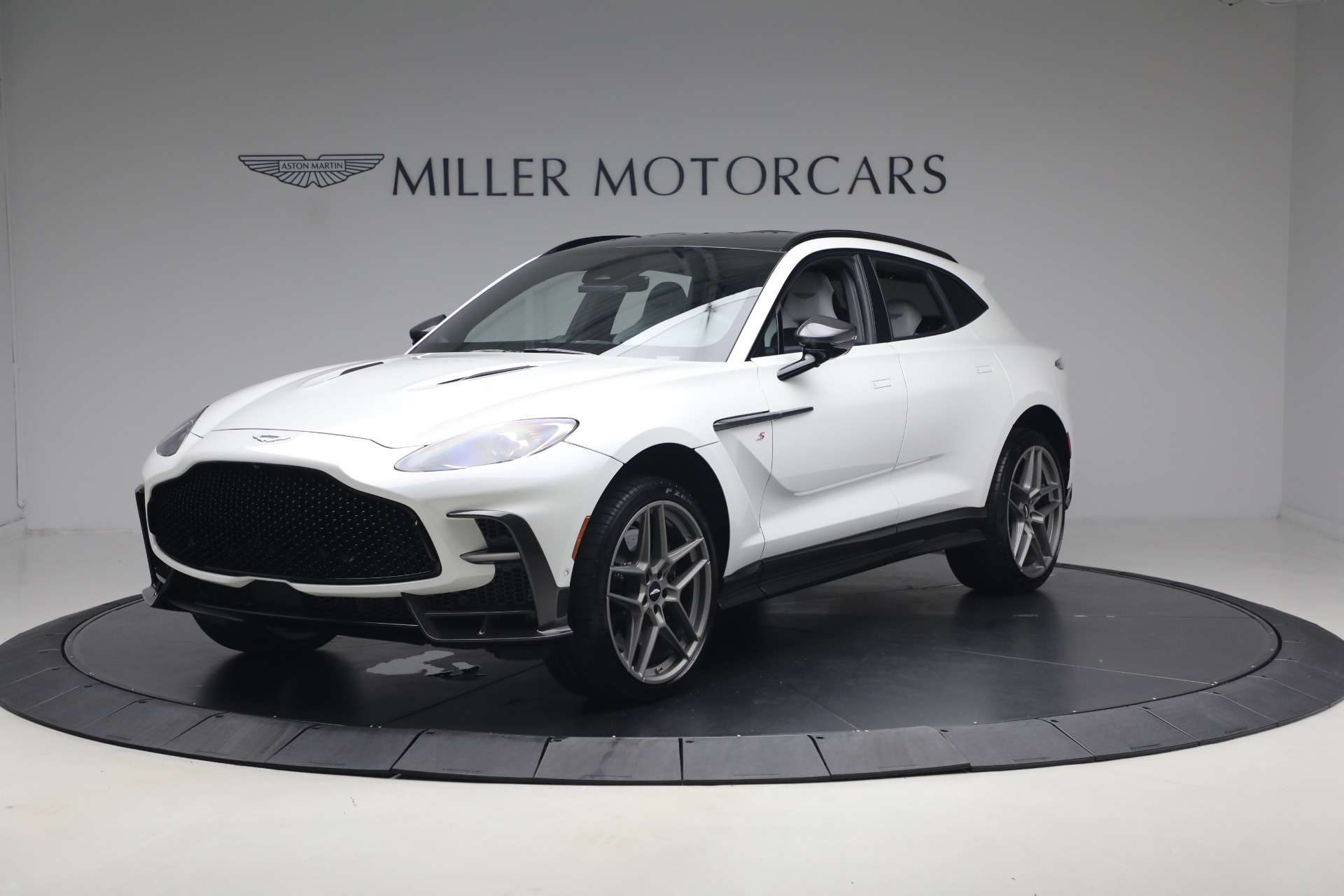 New-2026-Aston-Martin-DBX-S