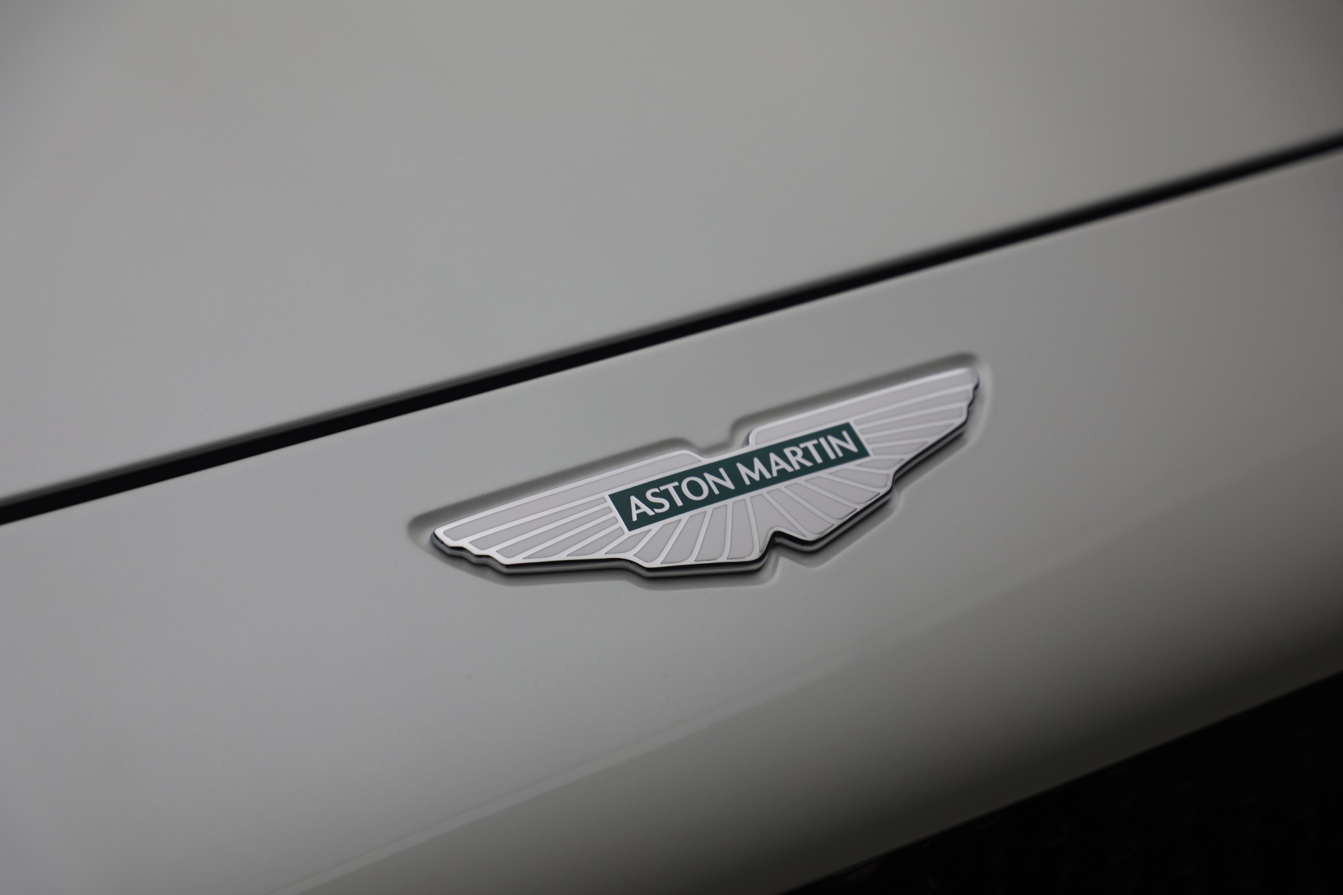 New-2026-Aston-Martin-DBX-S