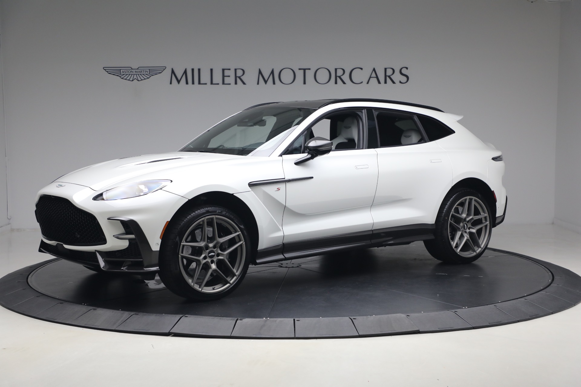 New-2026-Aston-Martin-DBX-S