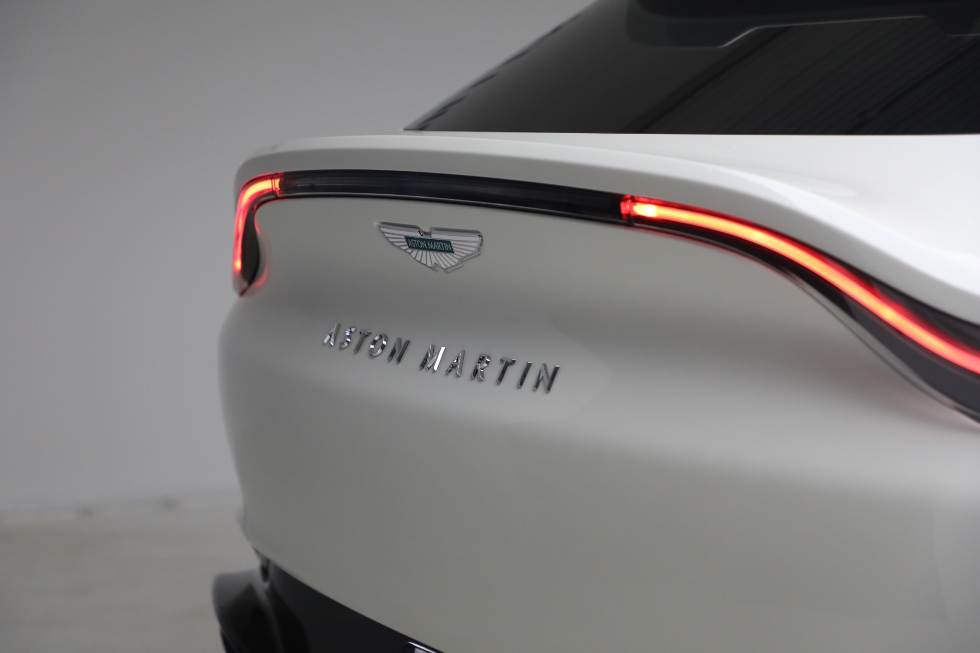 New-2026-Aston-Martin-DBX-S