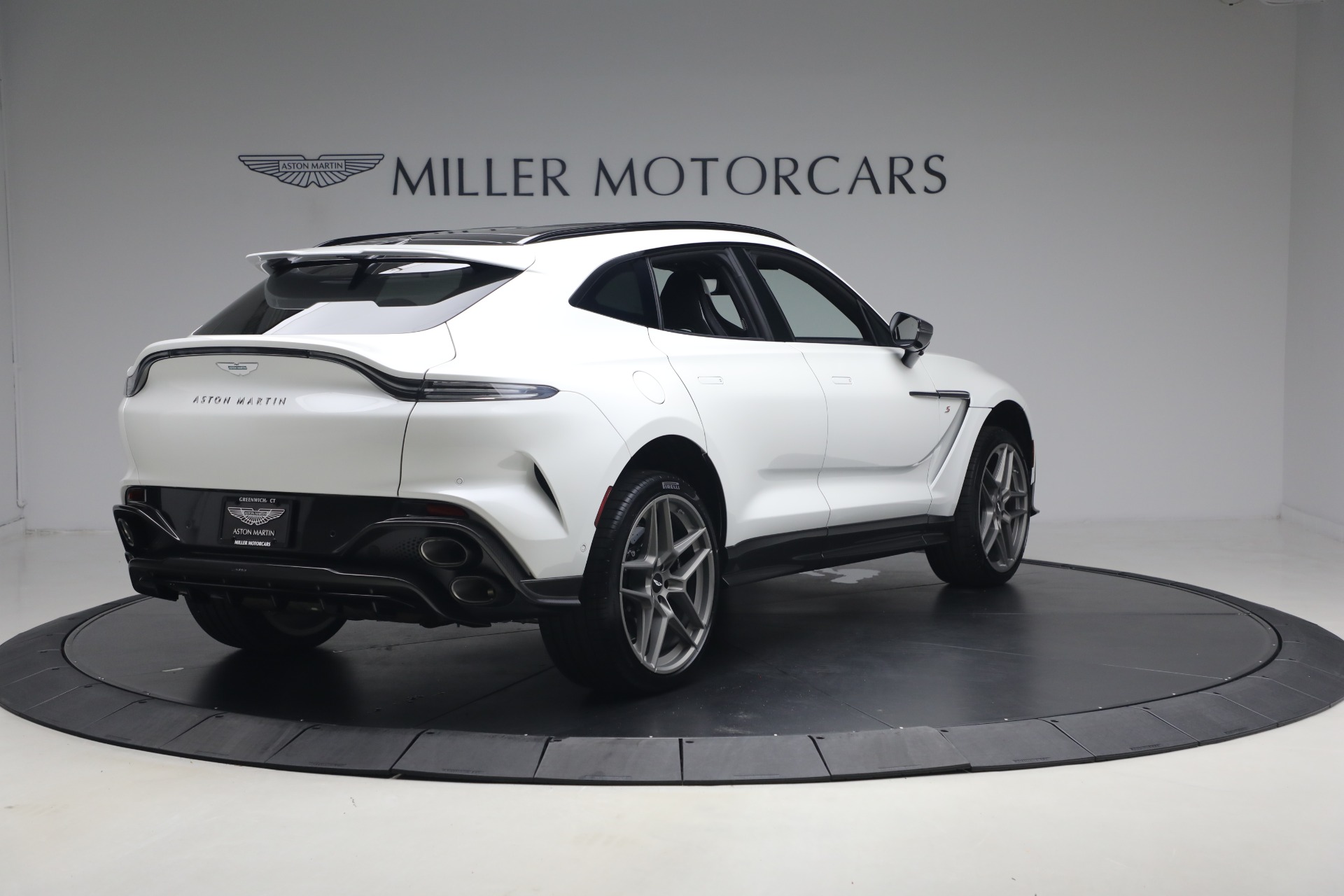 New-2026-Aston-Martin-DBX-S