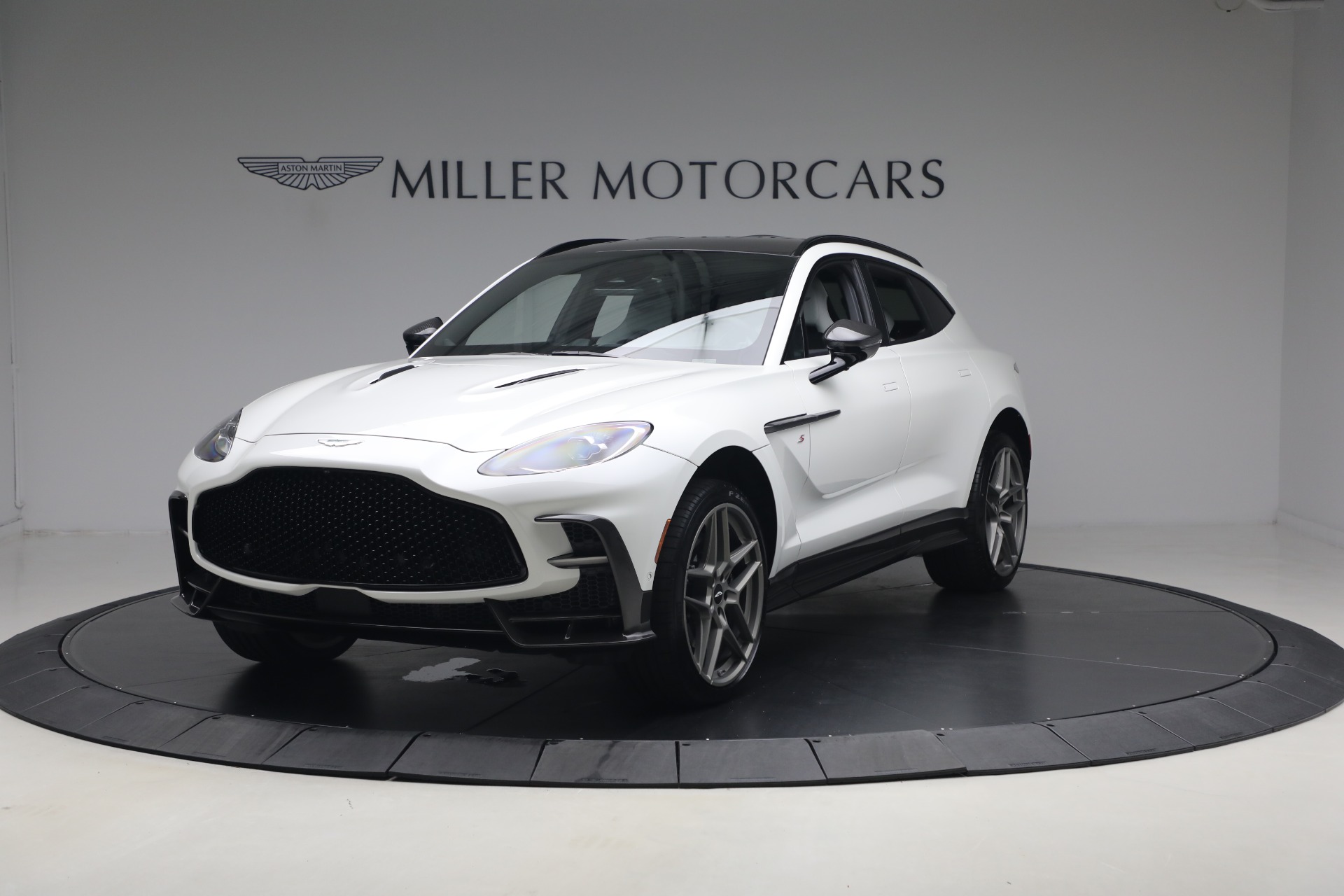 New-2026-Aston-Martin-DBX-S