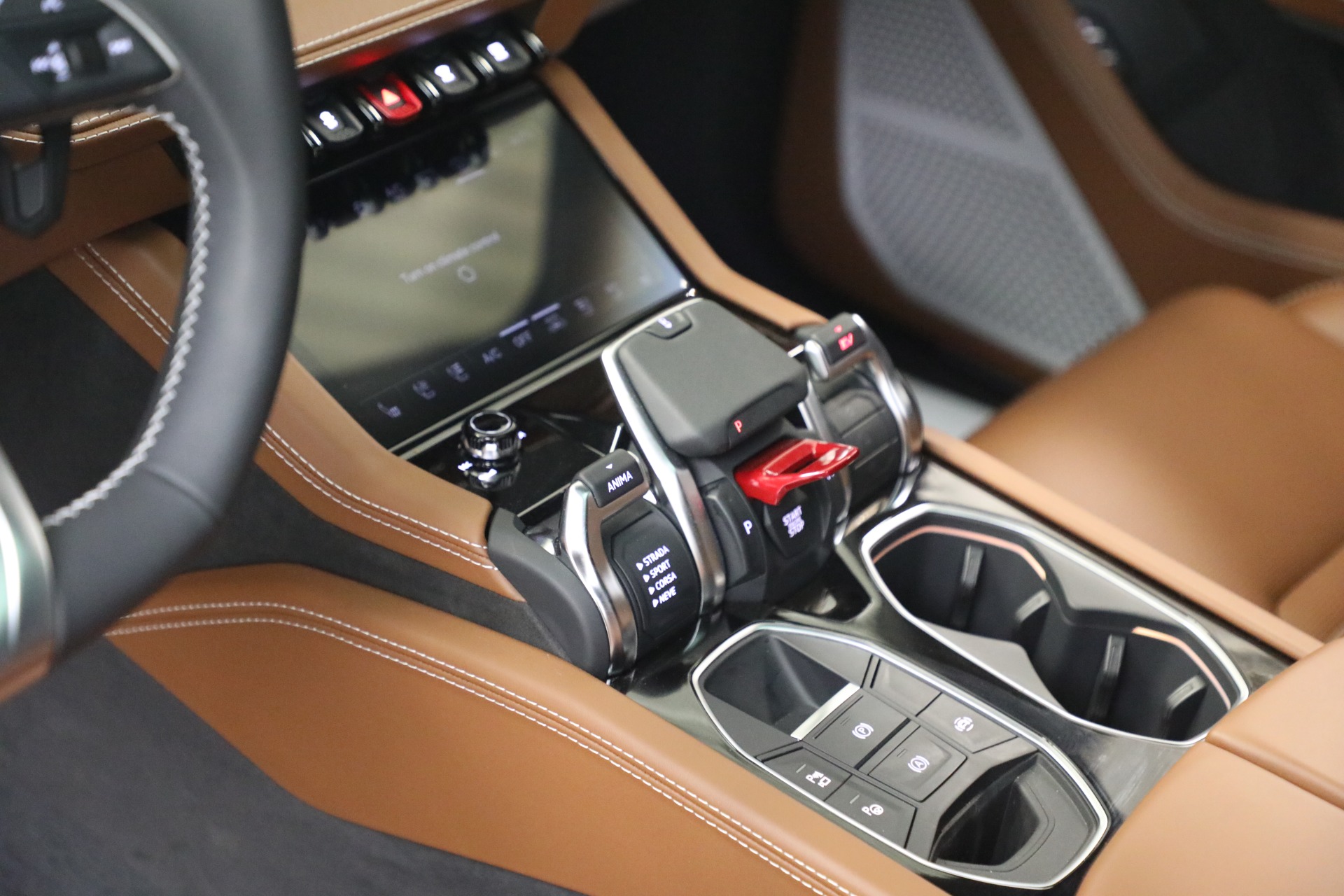 Used-2025-Lamborghini-Urus-SE