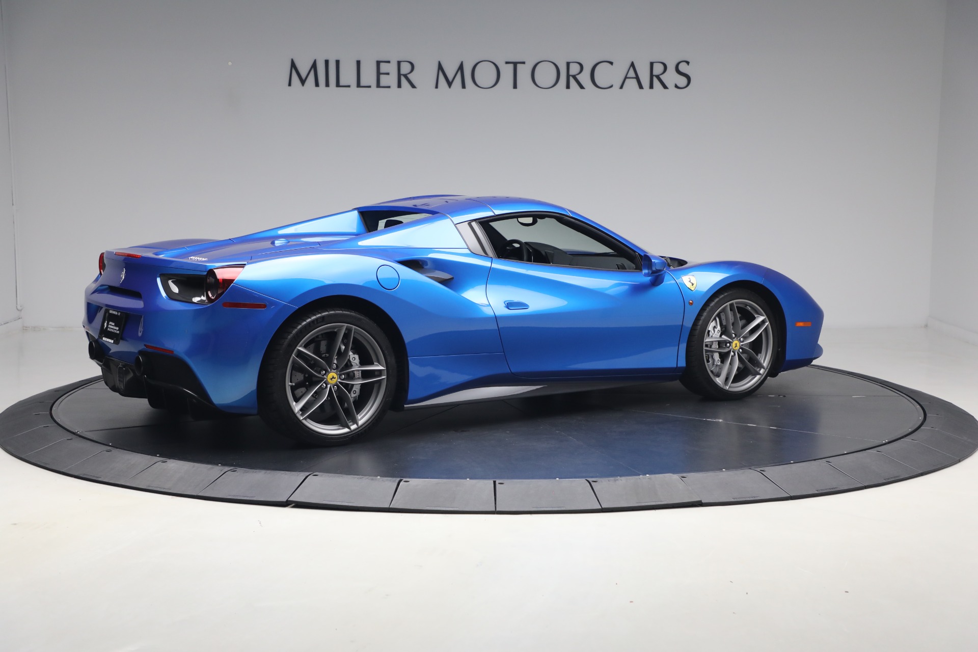 Used-2017-Ferrari-488-Spider