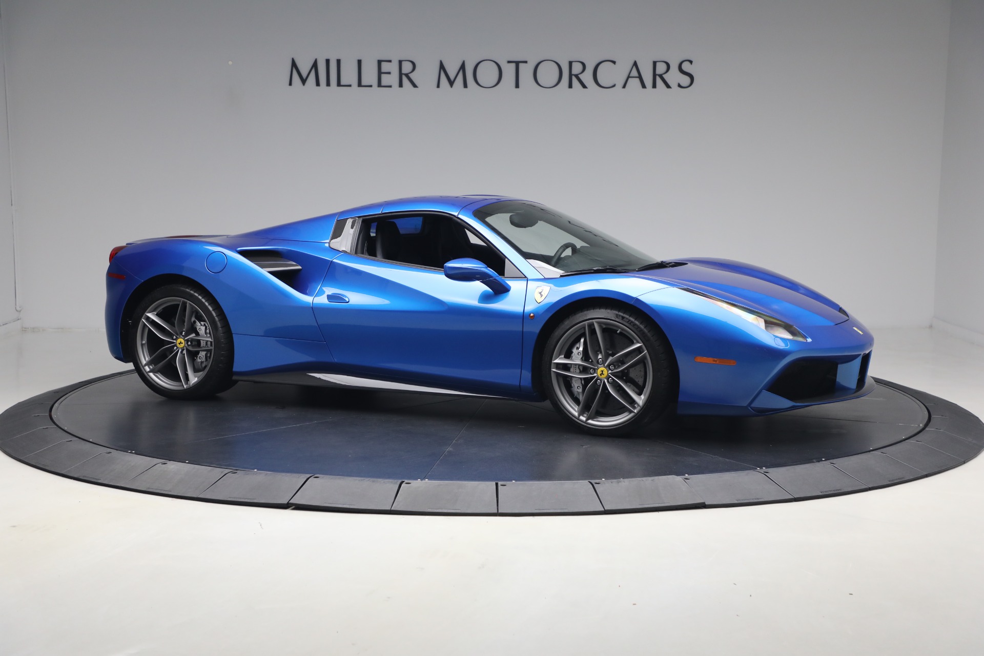 Used-2017-Ferrari-488-Spider
