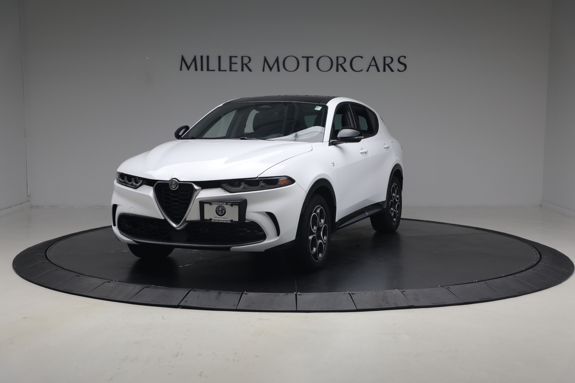 Used-2024-Alfa-Romeo-Tonale-Hybrid-Ti