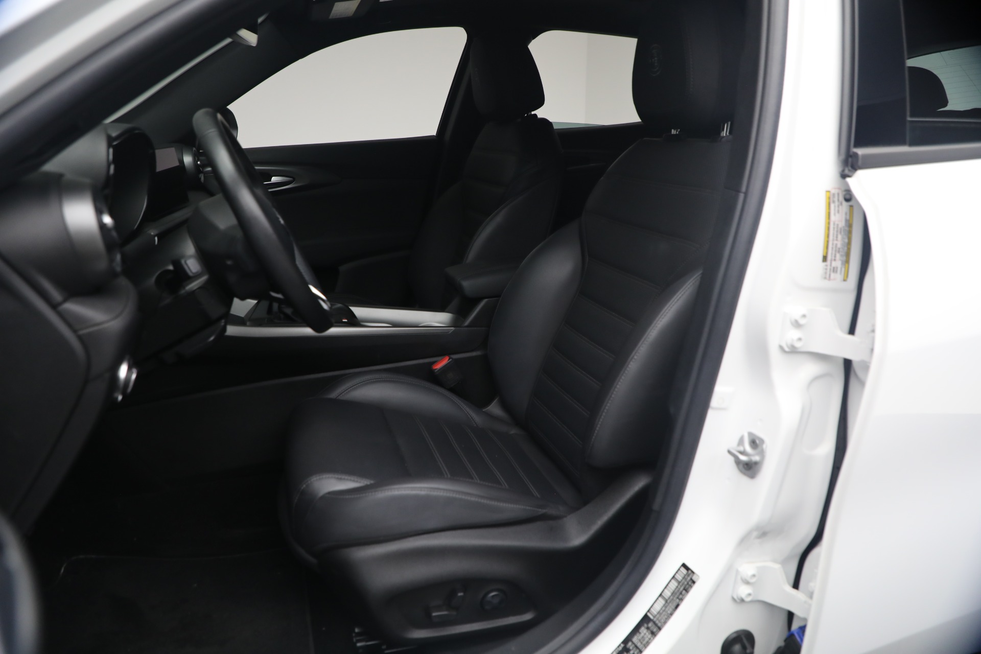 Used-2024-Alfa-Romeo-Tonale-Hybrid-Ti