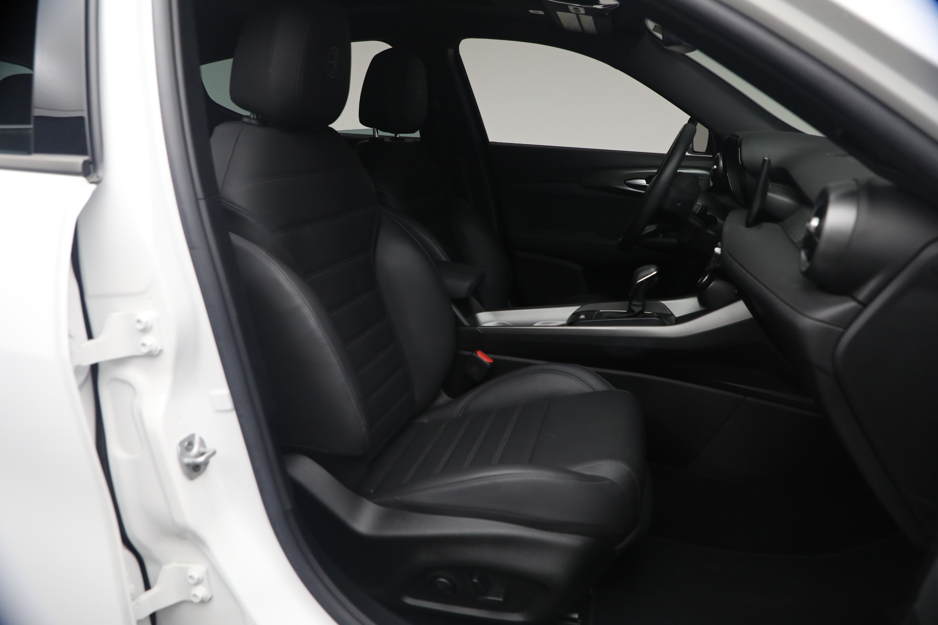 Used-2024-Alfa-Romeo-Tonale-Hybrid-Ti