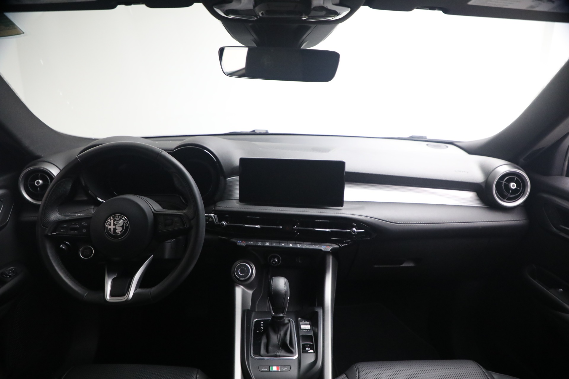 Used-2024-Alfa-Romeo-Tonale-Hybrid-Ti