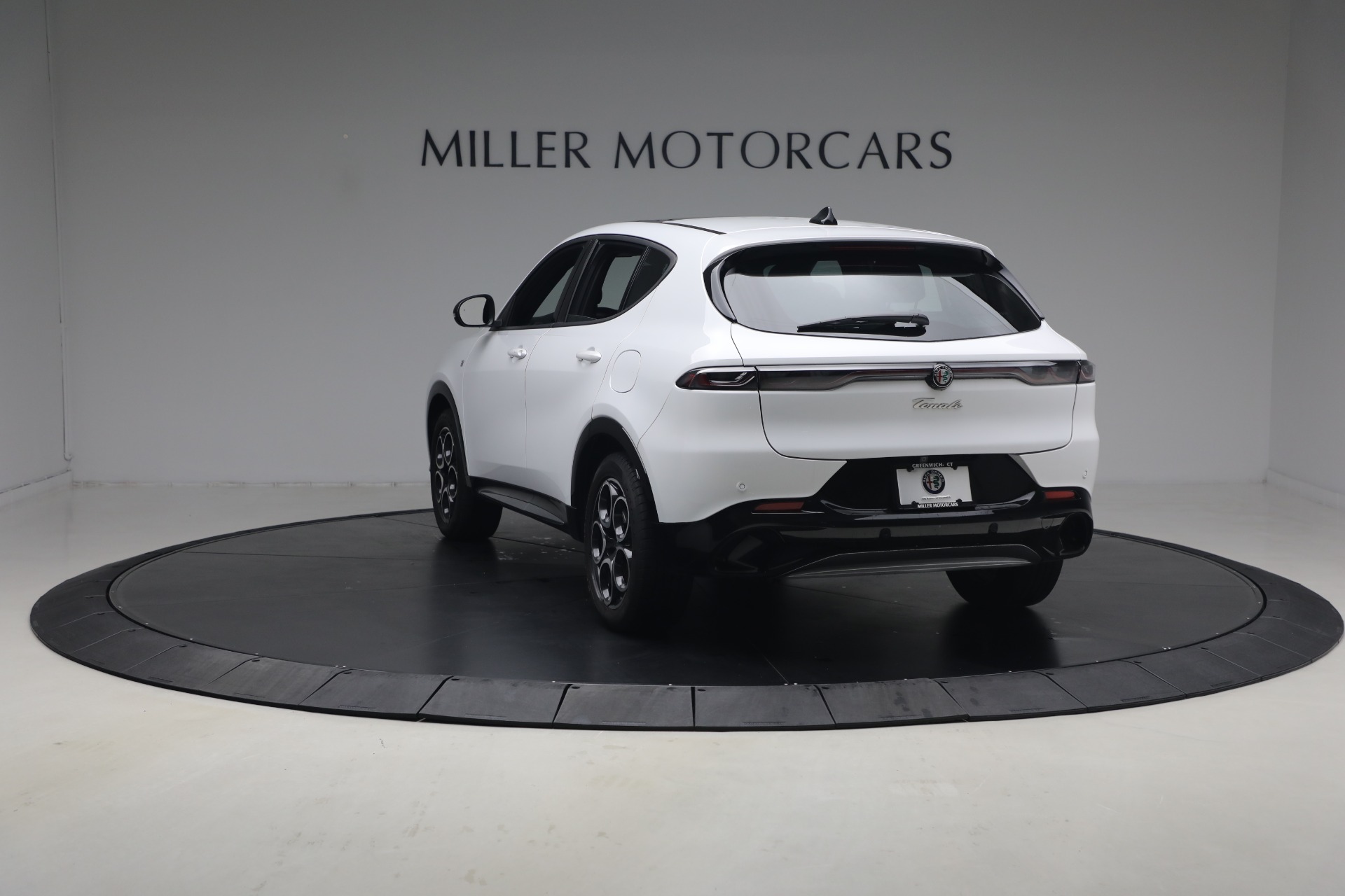 Used-2024-Alfa-Romeo-Tonale-Hybrid-Ti