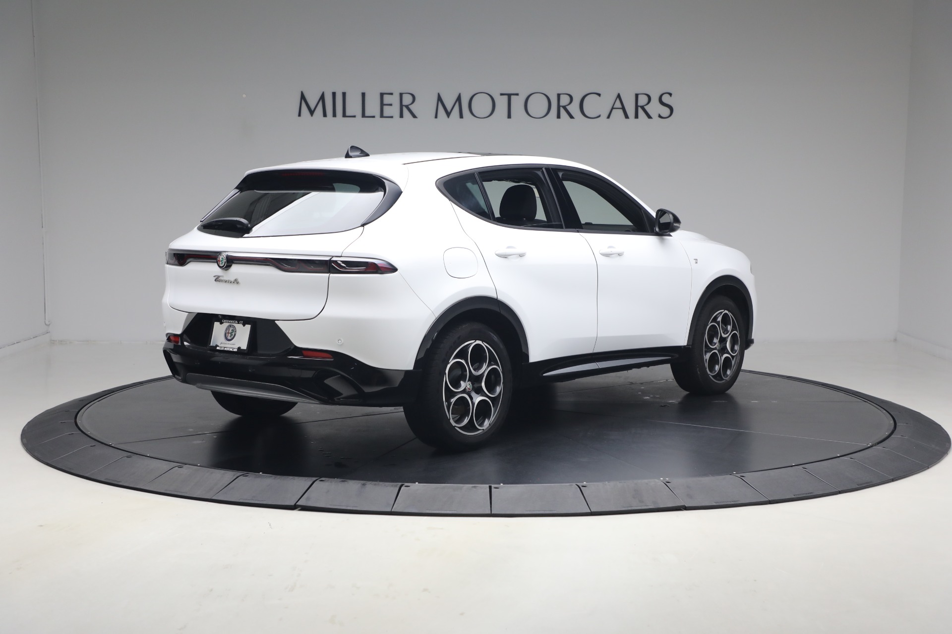 Used-2024-Alfa-Romeo-Tonale-Hybrid-Ti