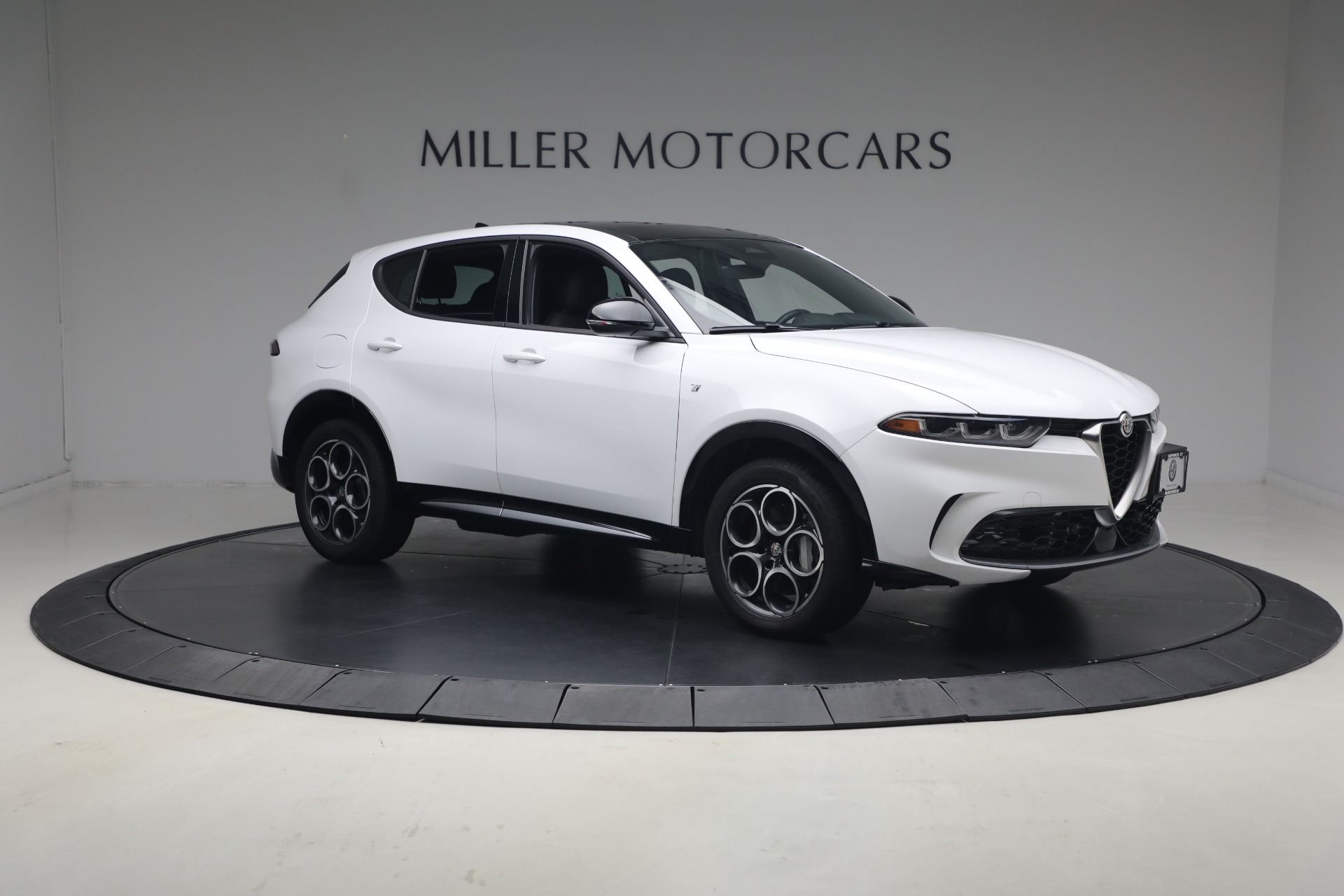 Used-2024-Alfa-Romeo-Tonale-Hybrid-Ti