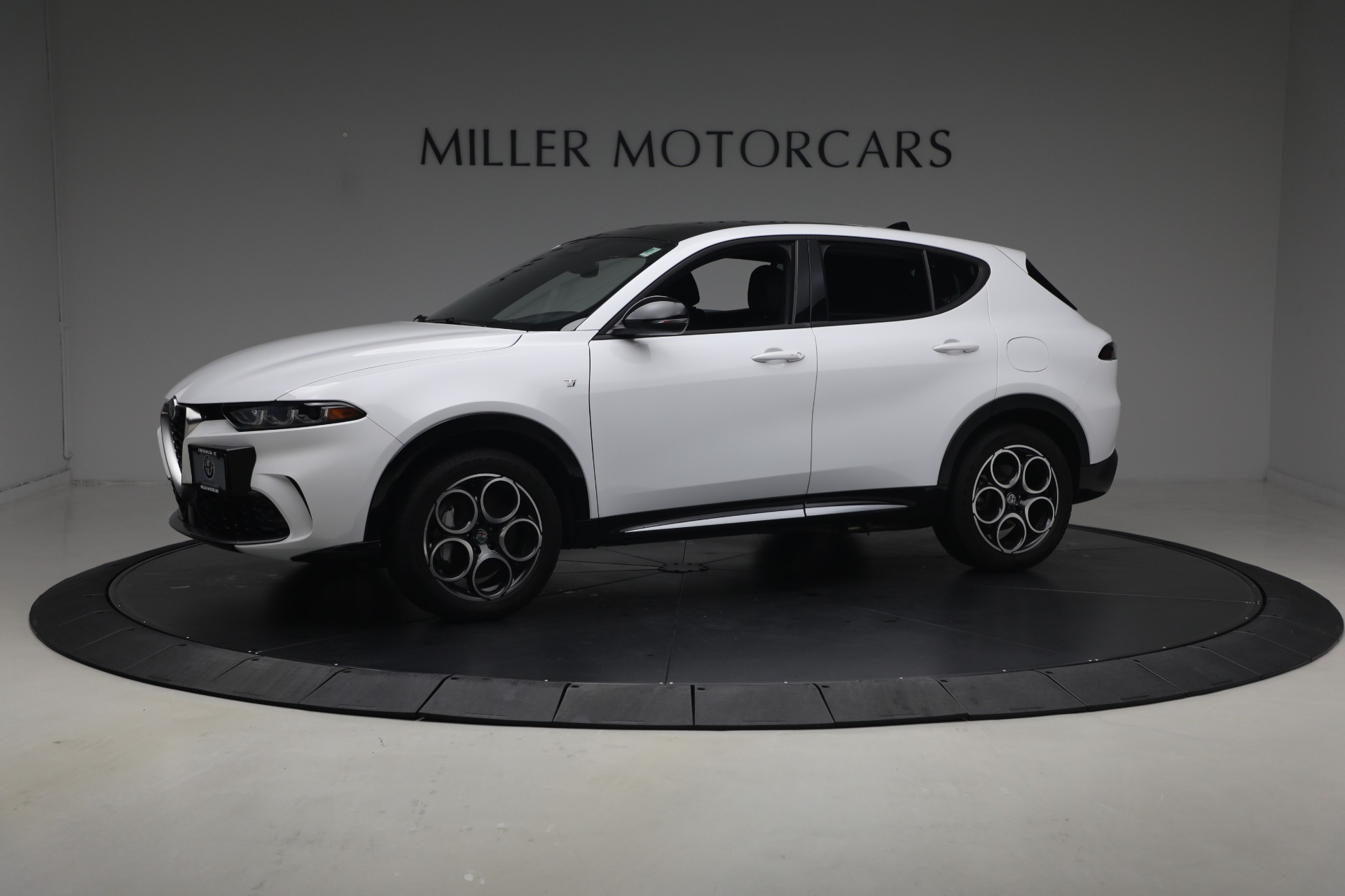 Used-2024-Alfa-Romeo-Tonale-Hybrid-Ti