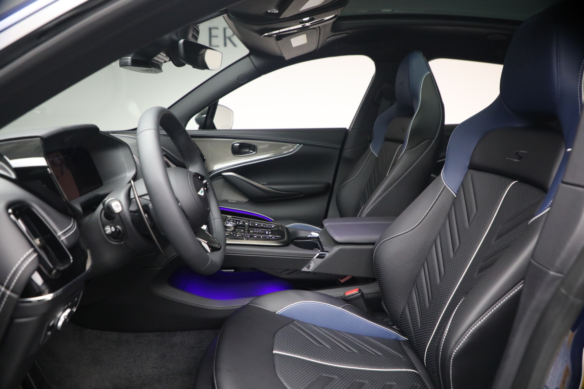 New-2026-Aston-Martin-DBX-S