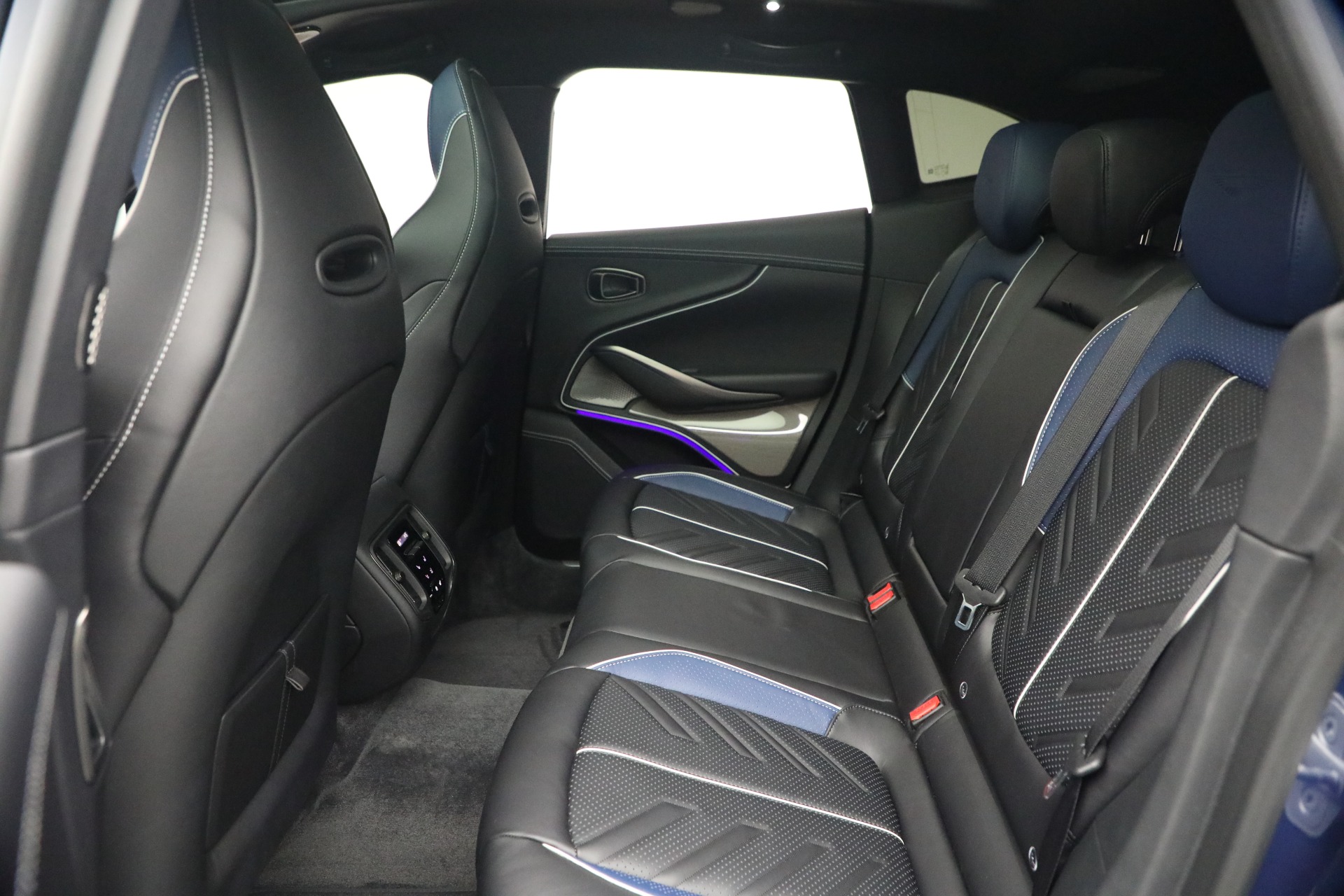 New-2026-Aston-Martin-DBX-S