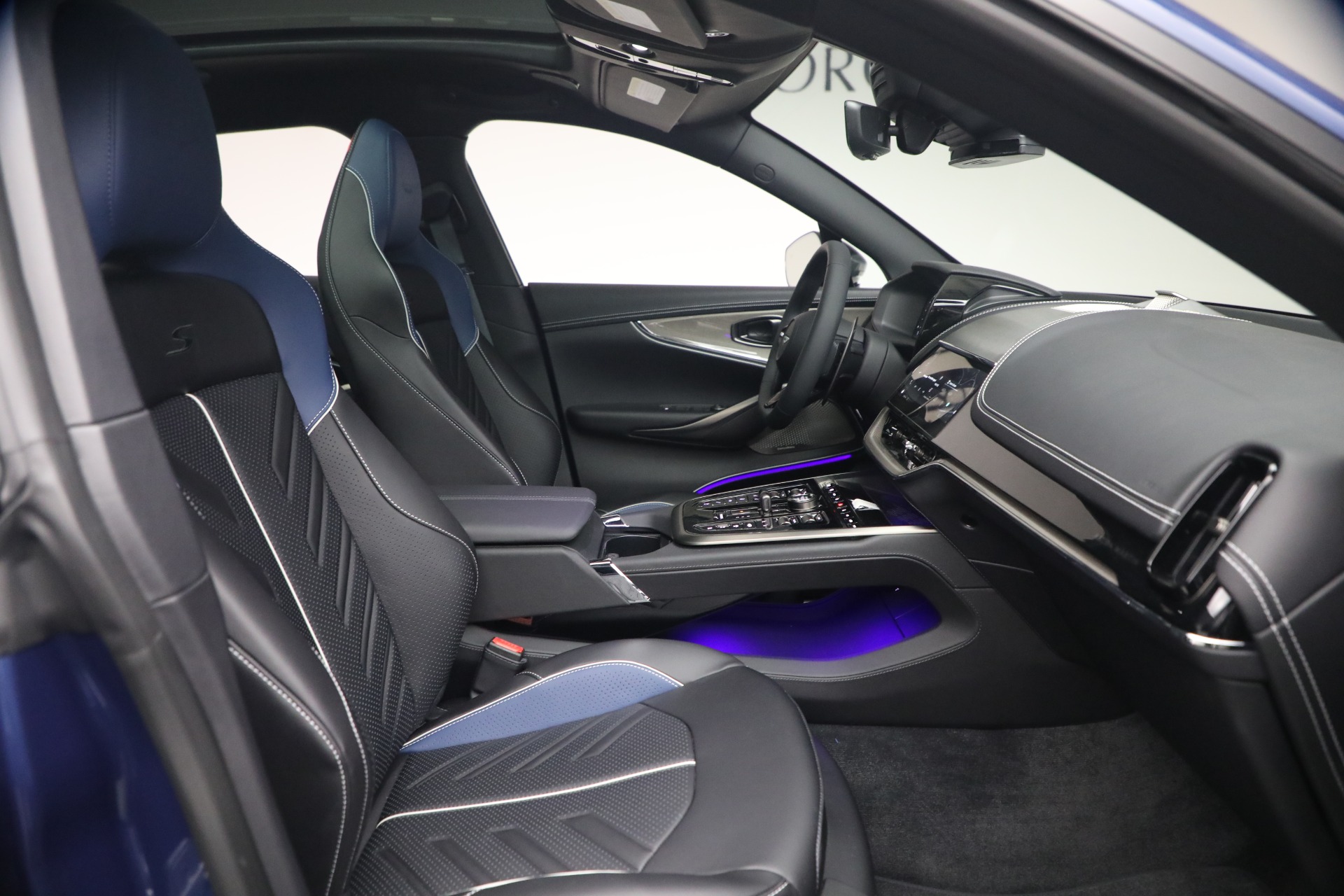 New-2026-Aston-Martin-DBX-S