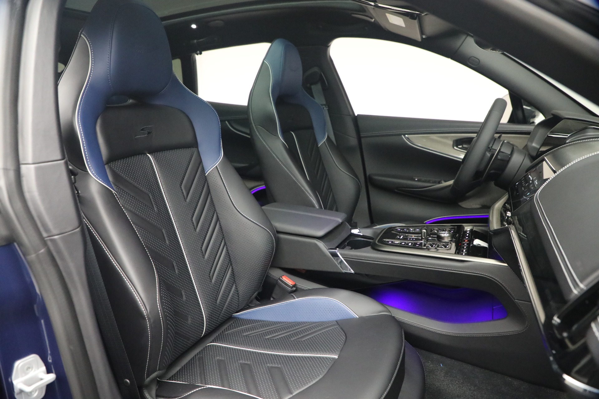 New-2026-Aston-Martin-DBX-S