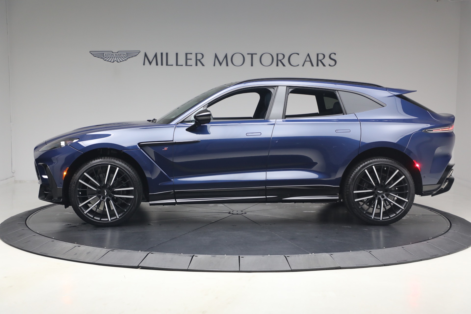 New-2026-Aston-Martin-DBX-S