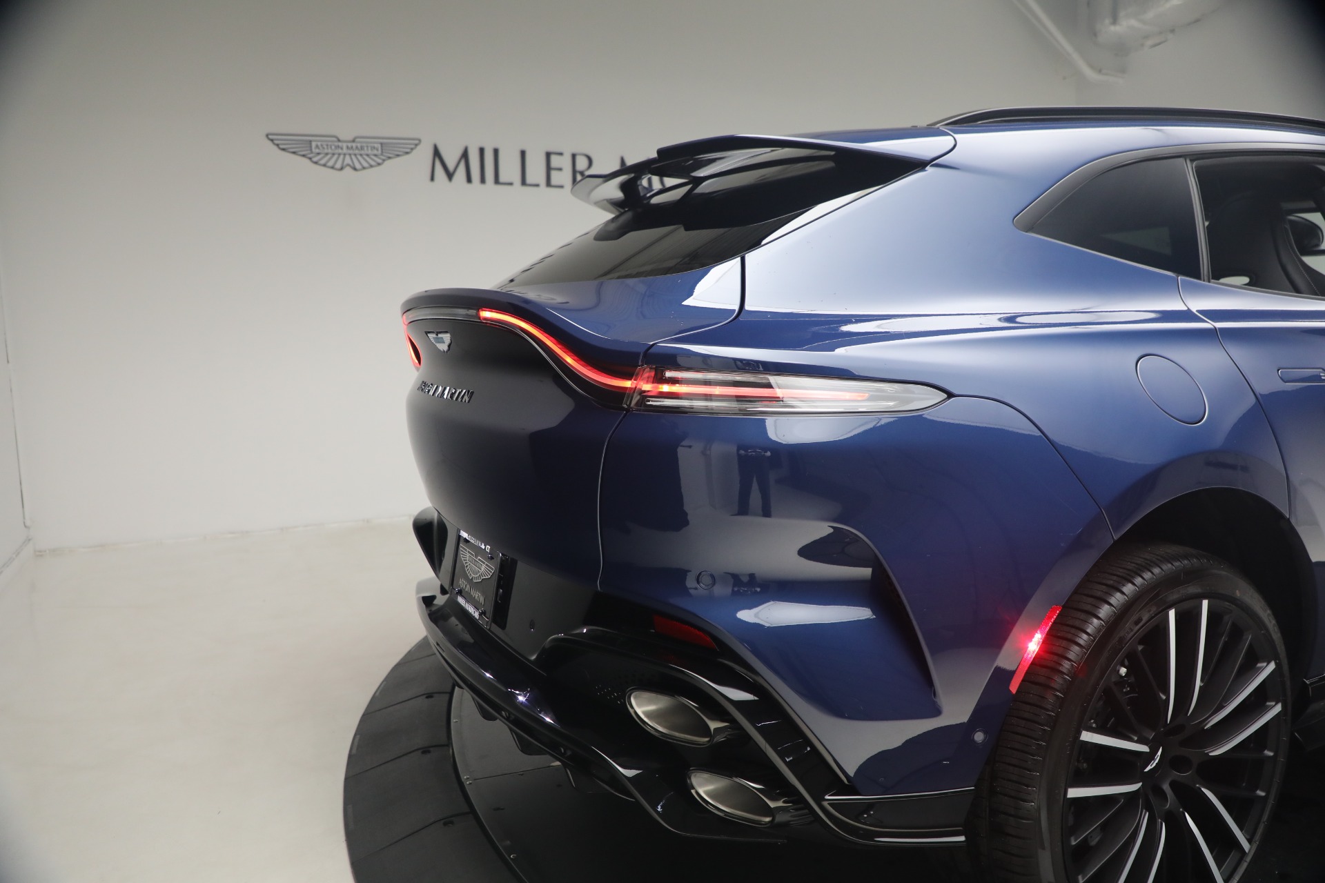 New-2026-Aston-Martin-DBX-S
