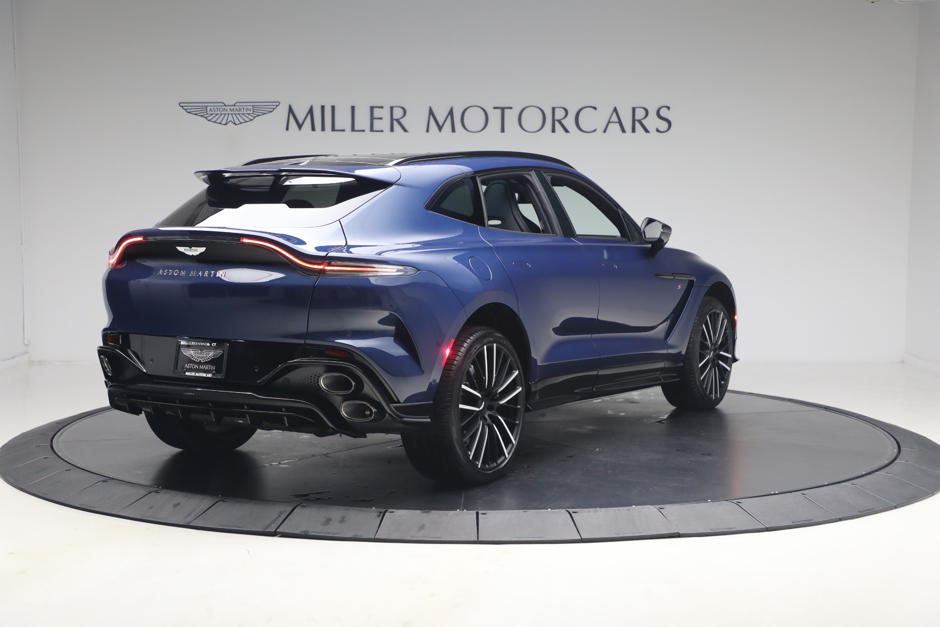 New-2026-Aston-Martin-DBX-S
