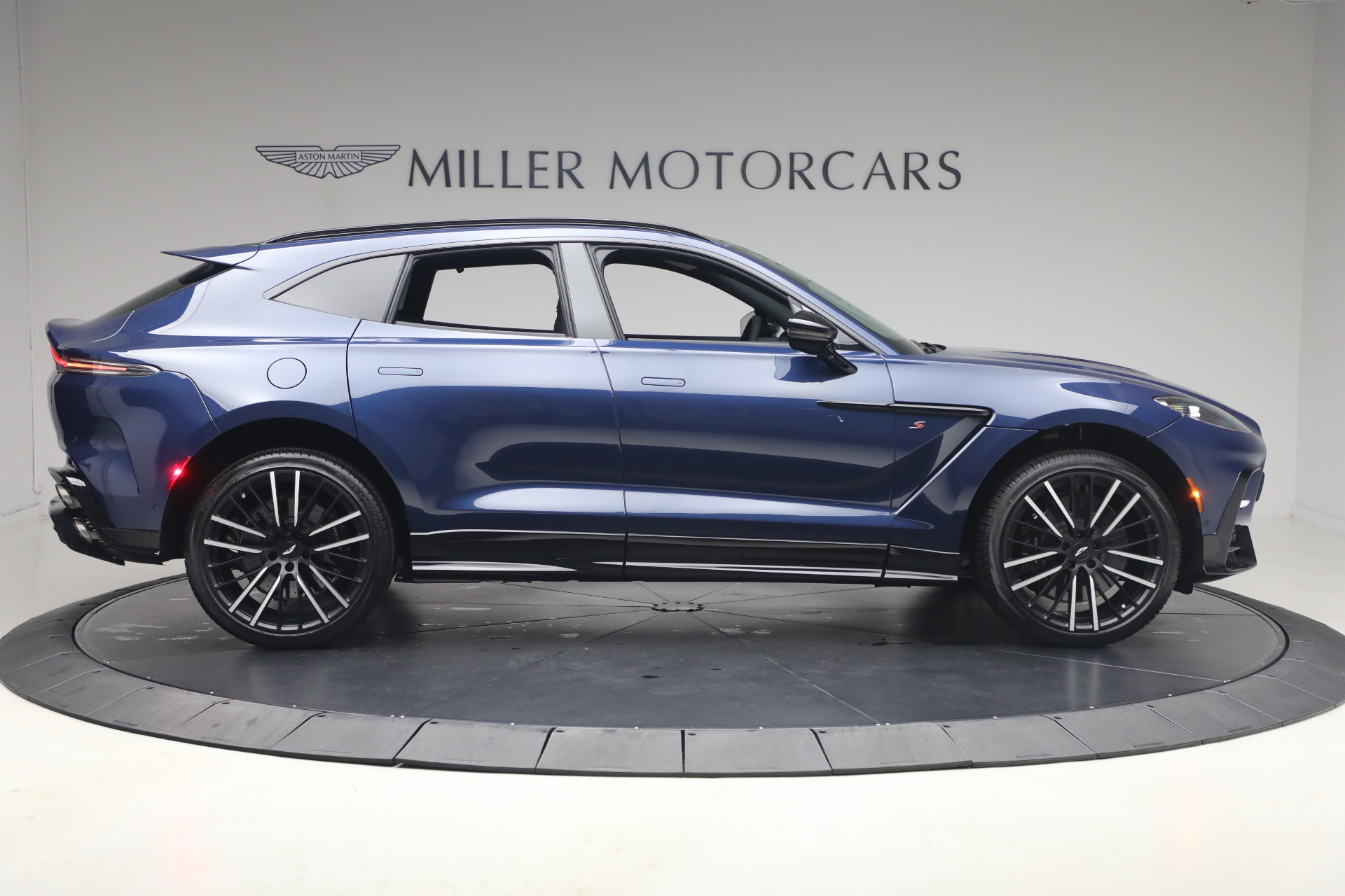 New-2026-Aston-Martin-DBX-S