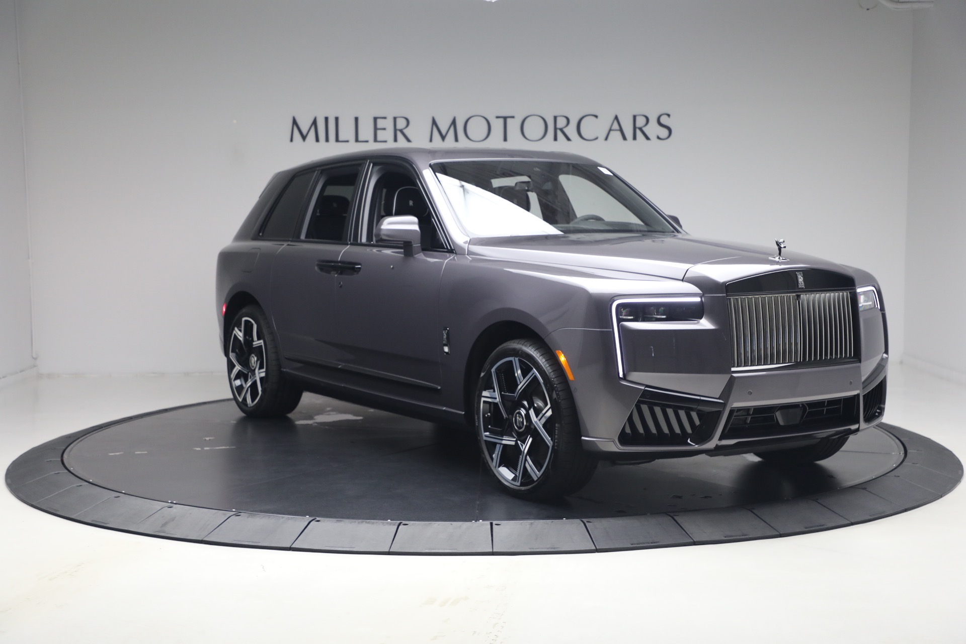 New-2027-Rolls-Royce-Black-Badge-Cullinan