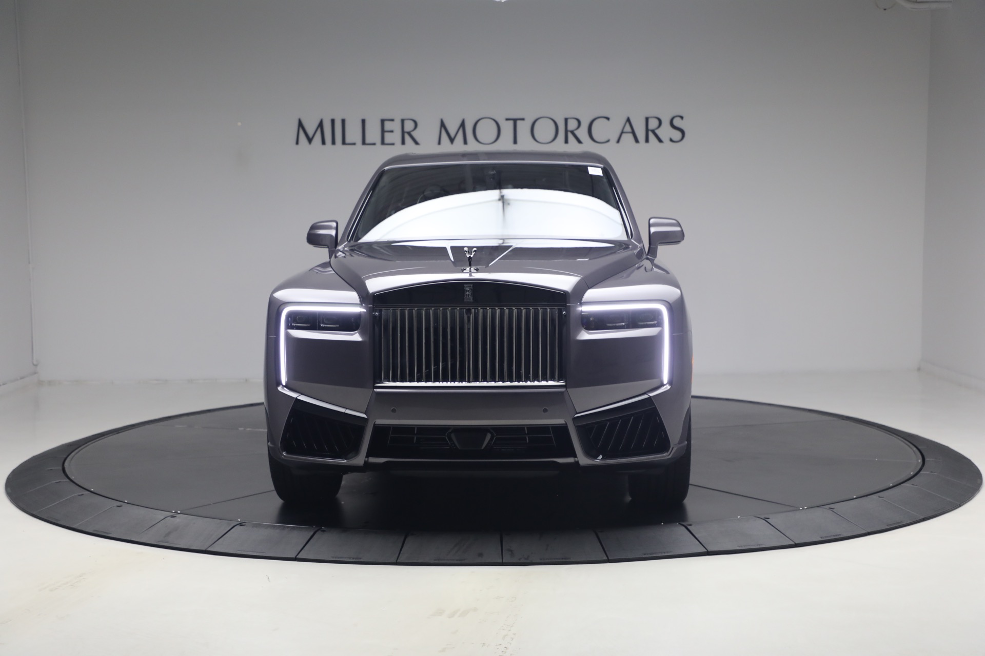 New-2027-Rolls-Royce-Black-Badge-Cullinan