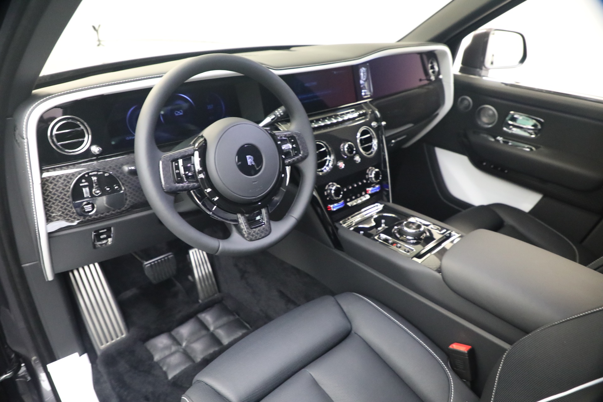 New-2027-Rolls-Royce-Black-Badge-Cullinan