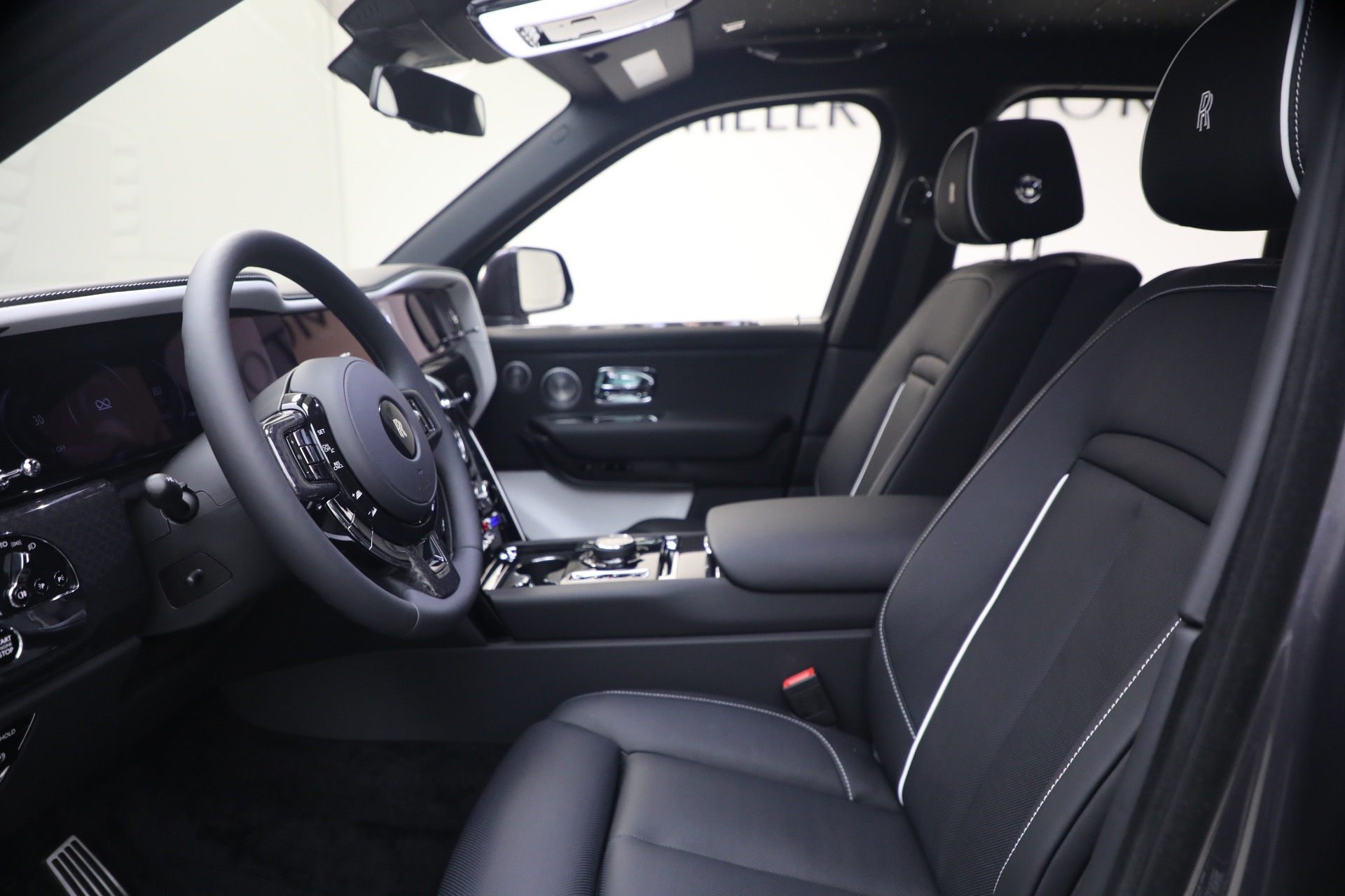 New-2027-Rolls-Royce-Black-Badge-Cullinan