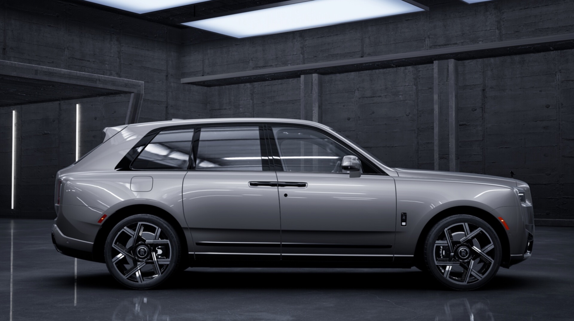 New-2027-Rolls-Royce-Black-Badge-Cullinan