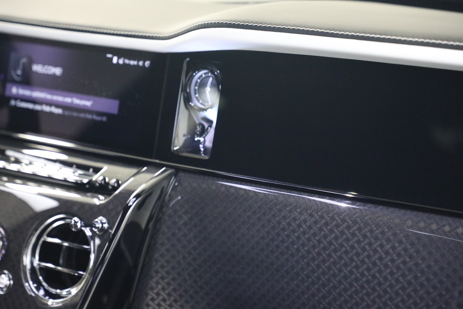 New-2027-Rolls-Royce-Black-Badge-Cullinan