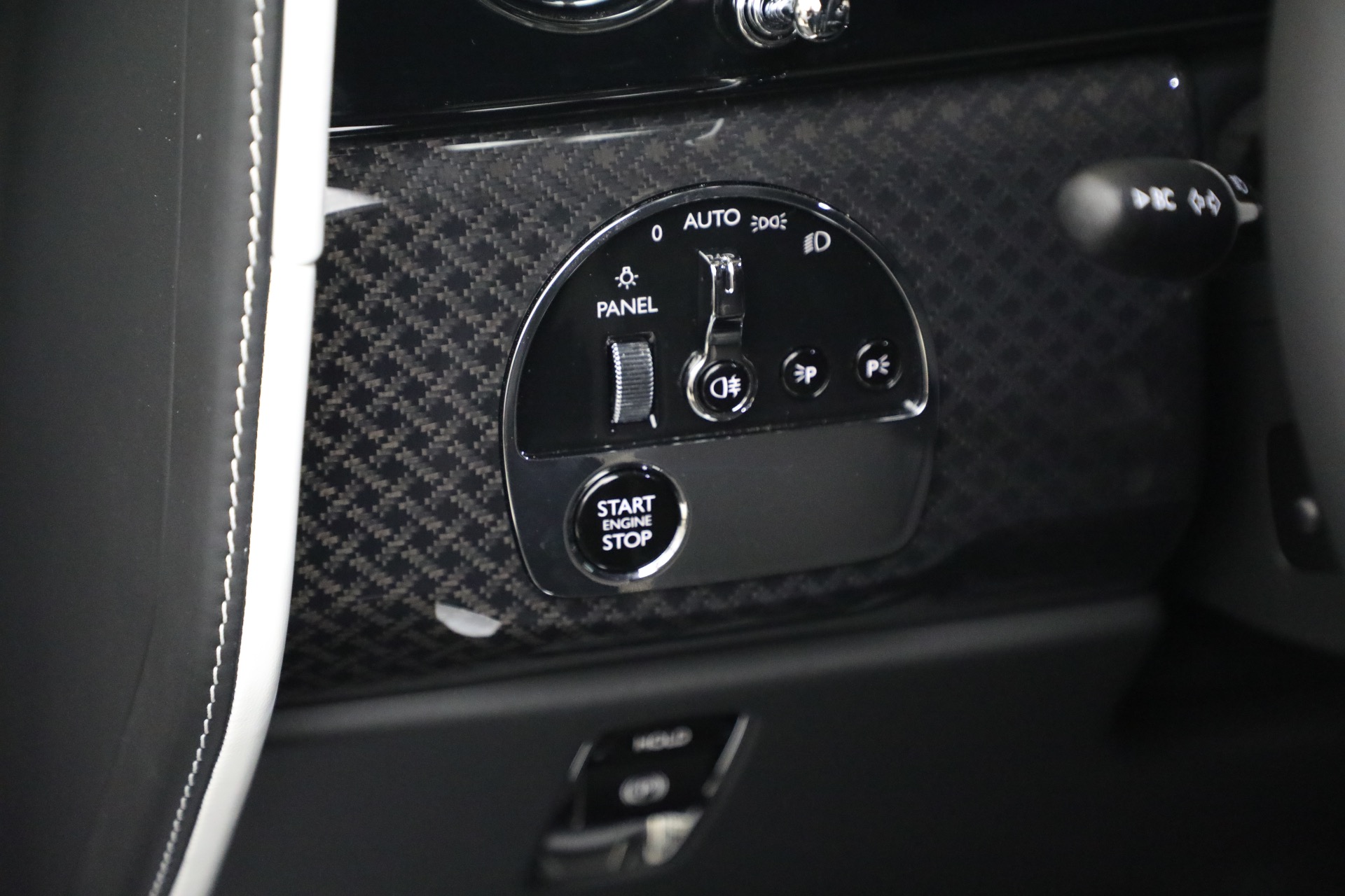 New-2027-Rolls-Royce-Black-Badge-Cullinan