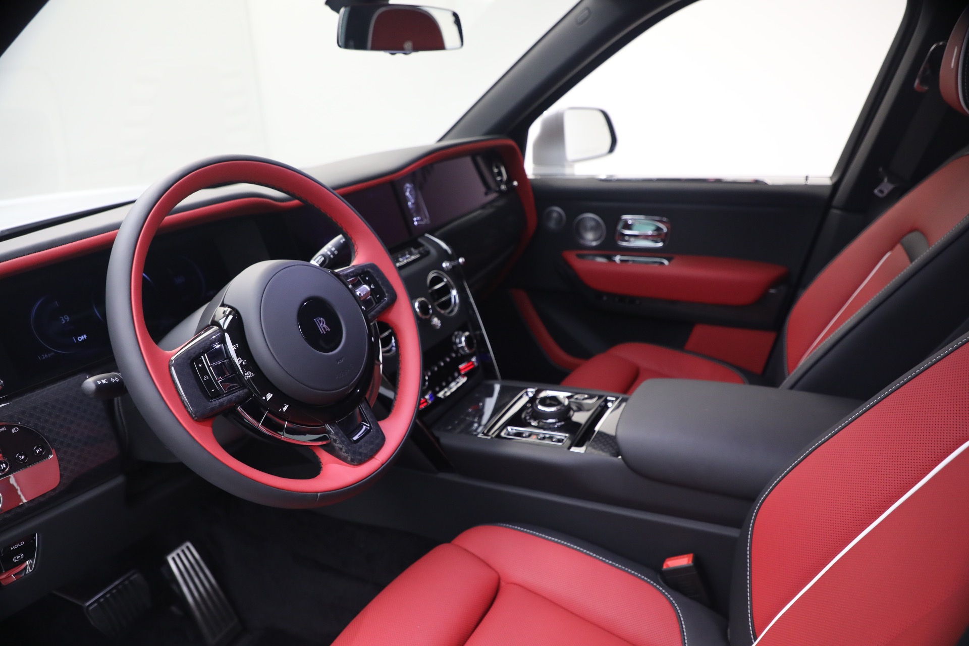 New-2027-Rolls-Royce-Black-Badge-Cullinan