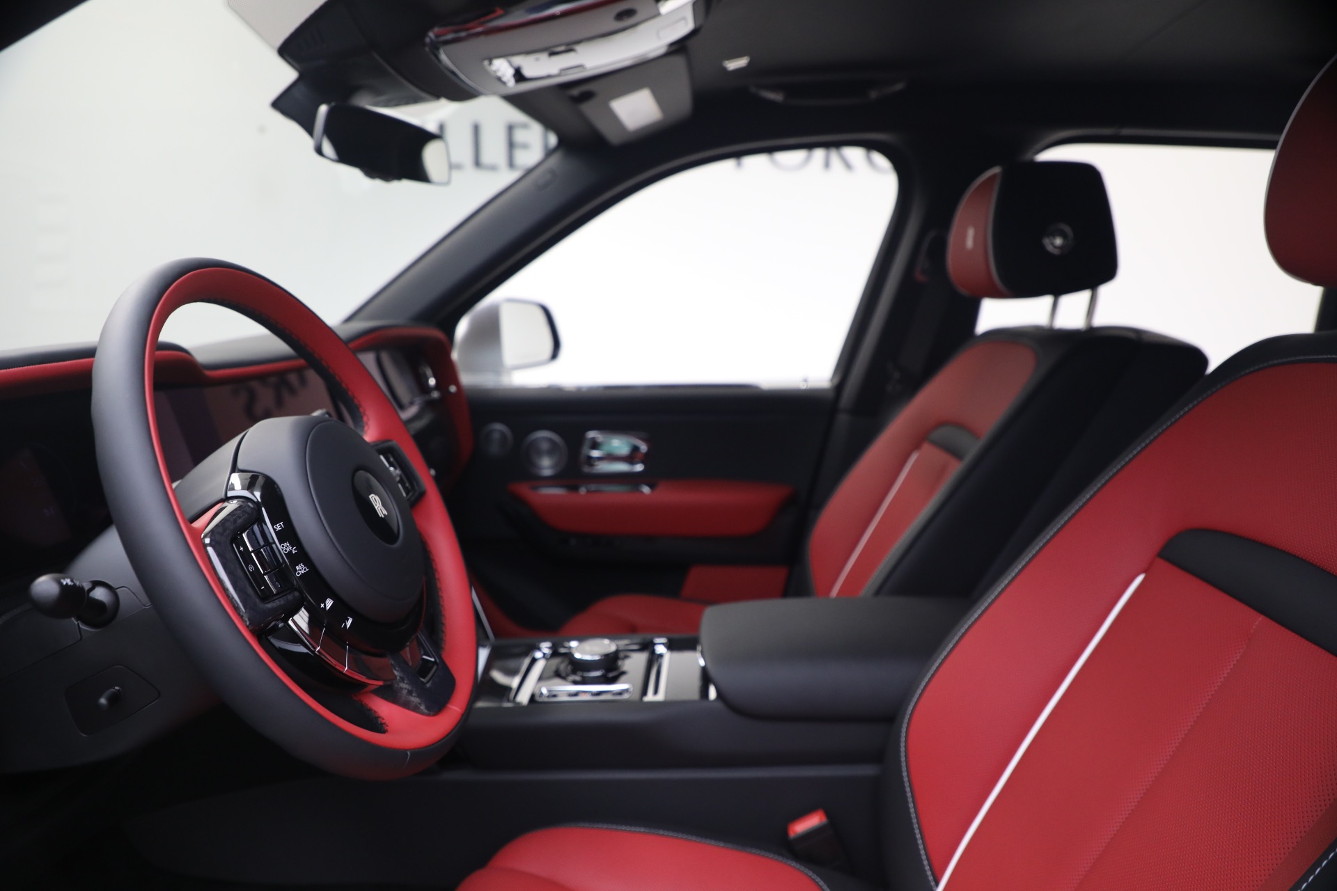 New-2027-Rolls-Royce-Black-Badge-Cullinan