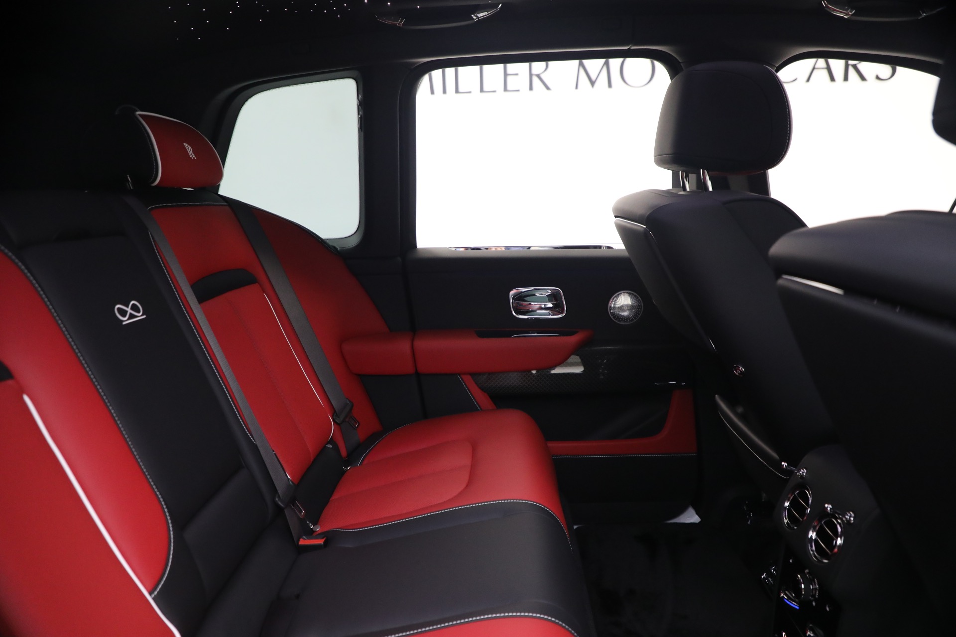 New-2027-Rolls-Royce-Black-Badge-Cullinan