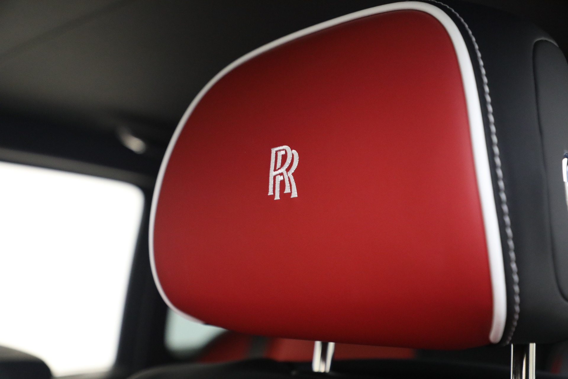 New-2027-Rolls-Royce-Black-Badge-Cullinan