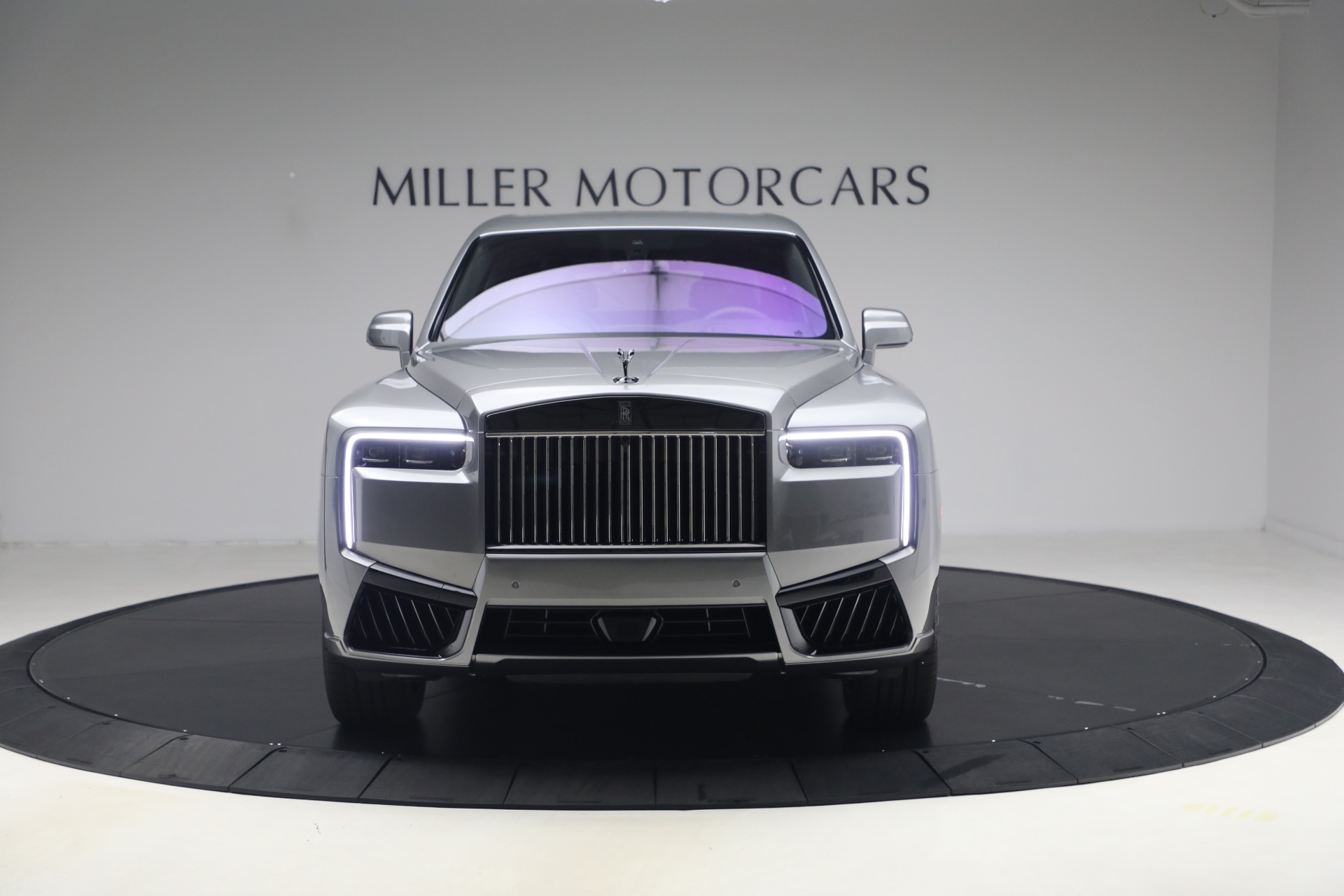 New-2027-Rolls-Royce-Black-Badge-Cullinan