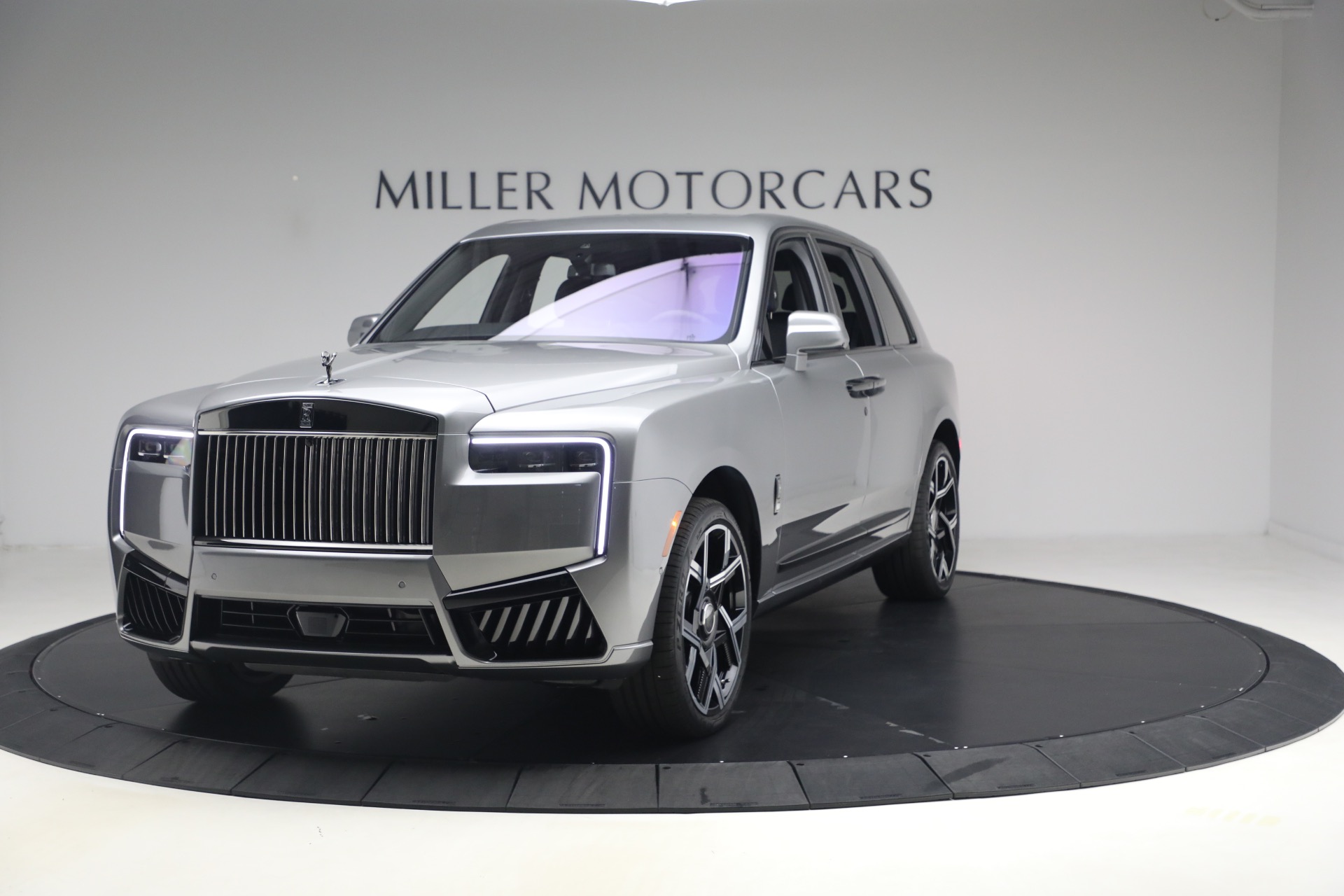 New-2027-Rolls-Royce-Black-Badge-Cullinan