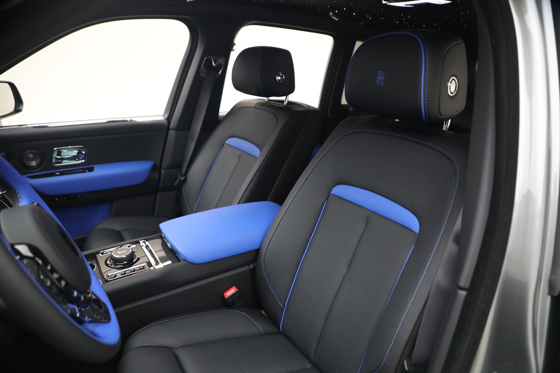 New-2027-Rolls-Royce-Black-Badge-Cullinan