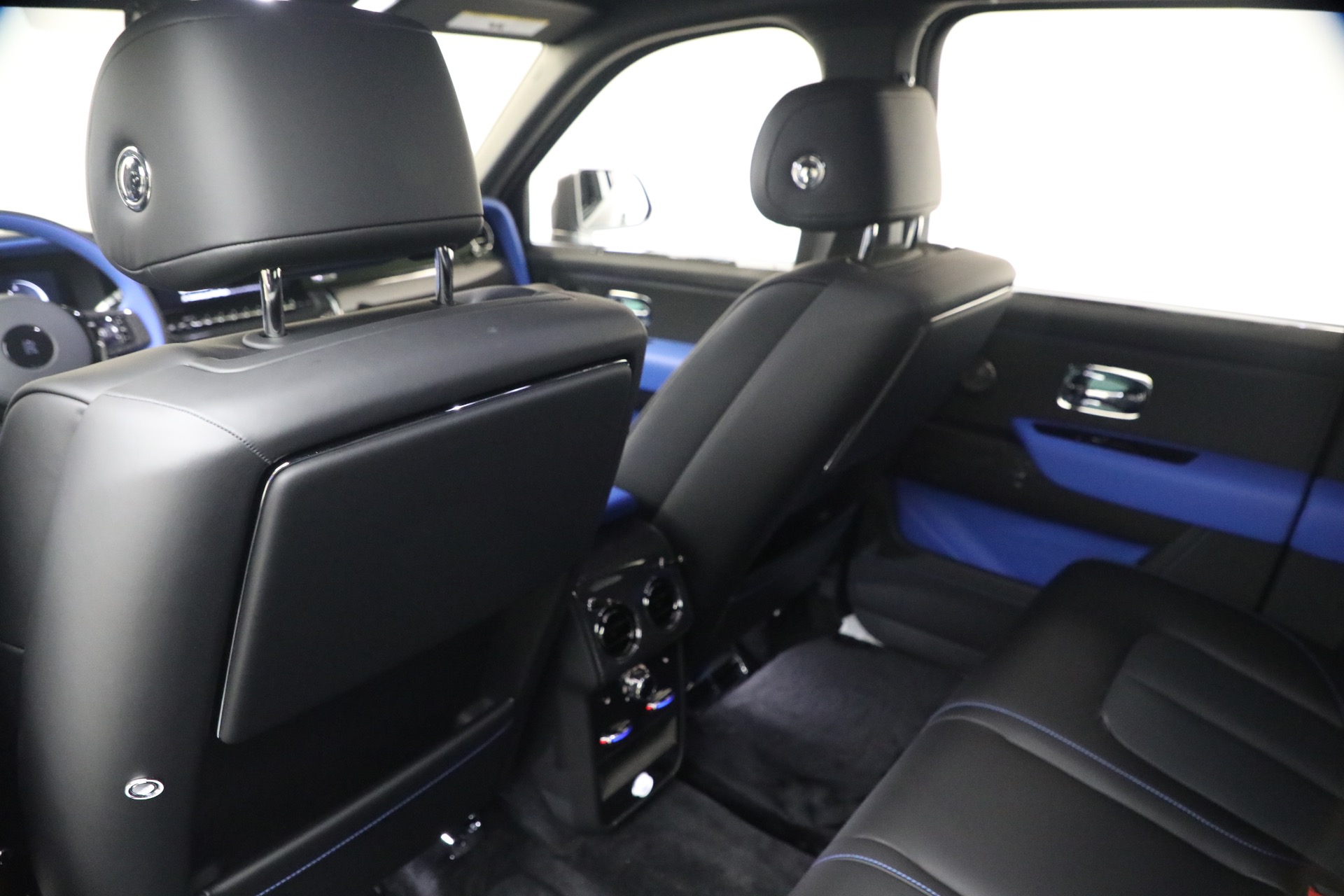 New-2027-Rolls-Royce-Black-Badge-Cullinan
